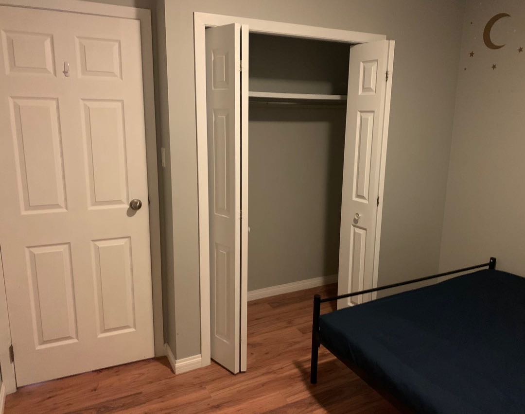 Erindale安静社区（rogers rd）house二楼大窗次卧出租 - 4