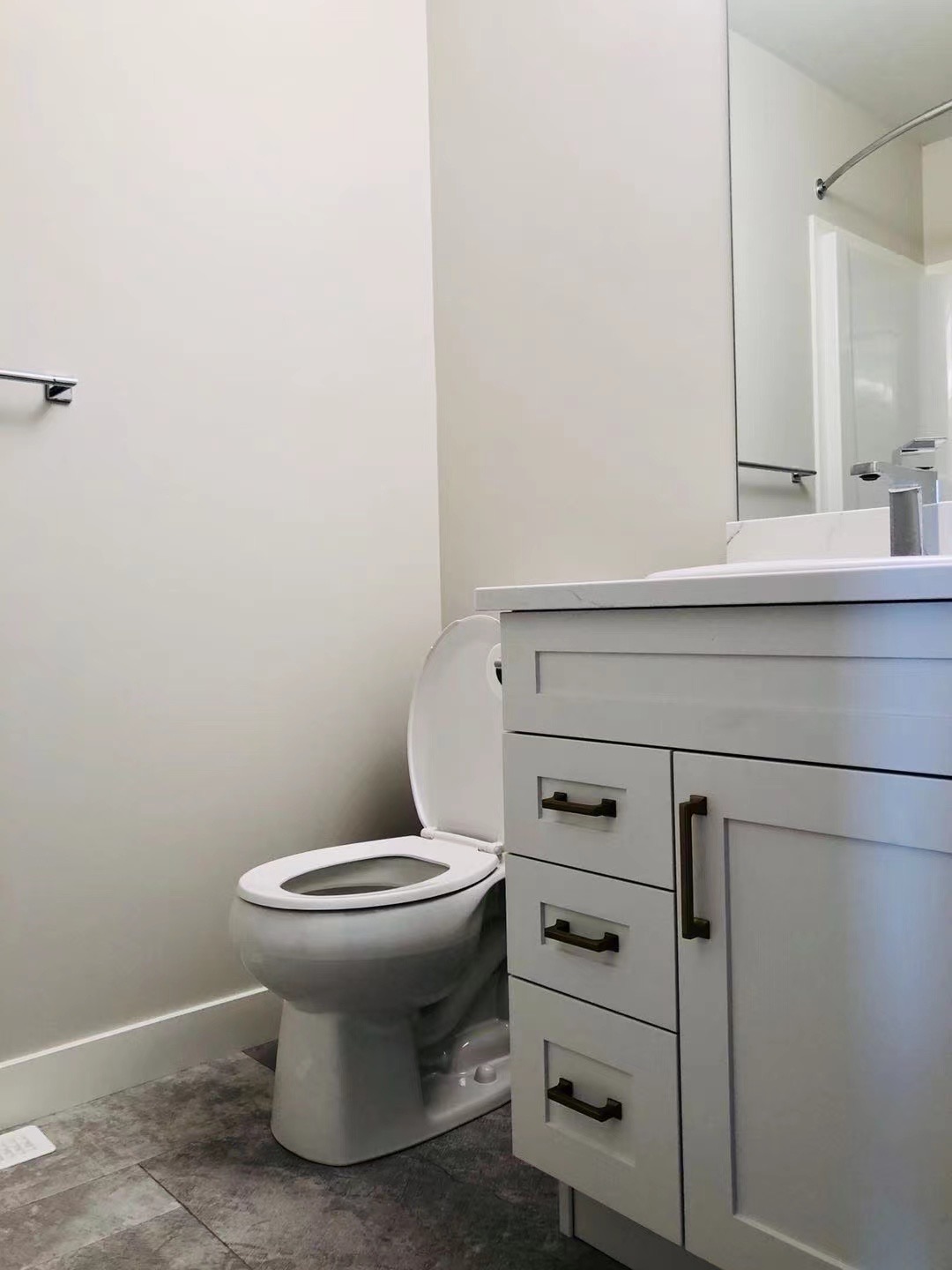 南向两间阳光大房间出租，只招女生 - 2