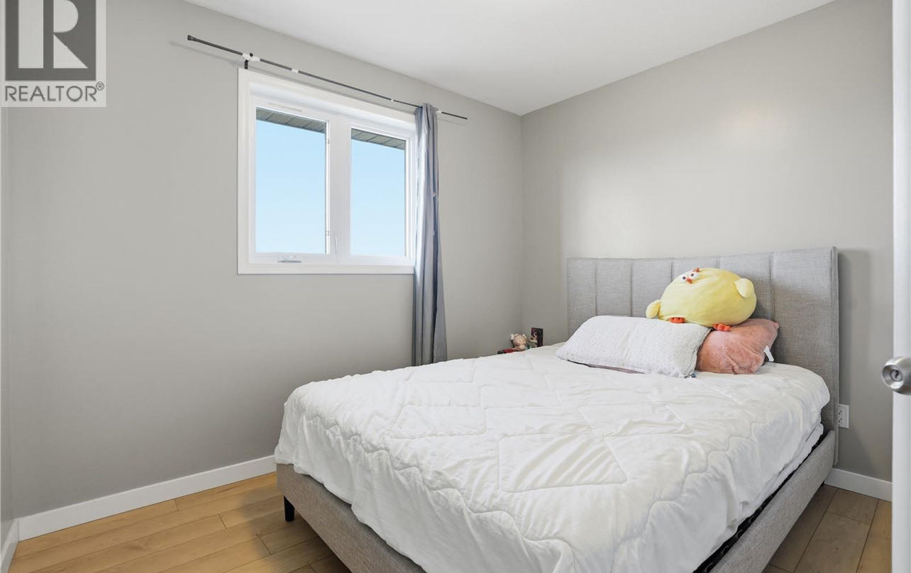 OPEN HOUSE开放参观 时间：周日 12月7日2:00-4:00 PM 地址：111 Dulmage Cres - 7