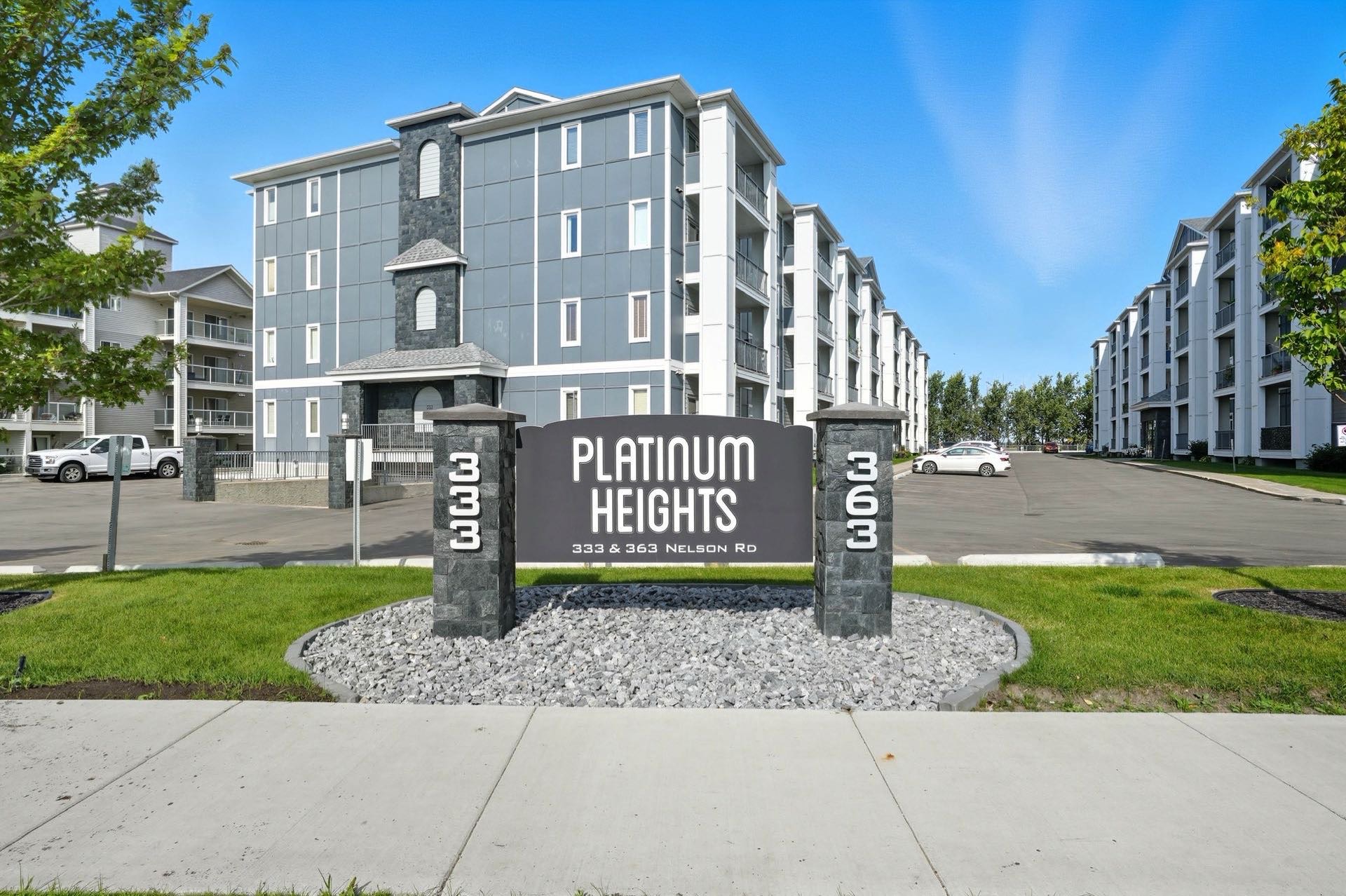 New listing  百年高中门口黄金地段 – 2卧2卫带电梯地下车库高档公寓出售 - 2