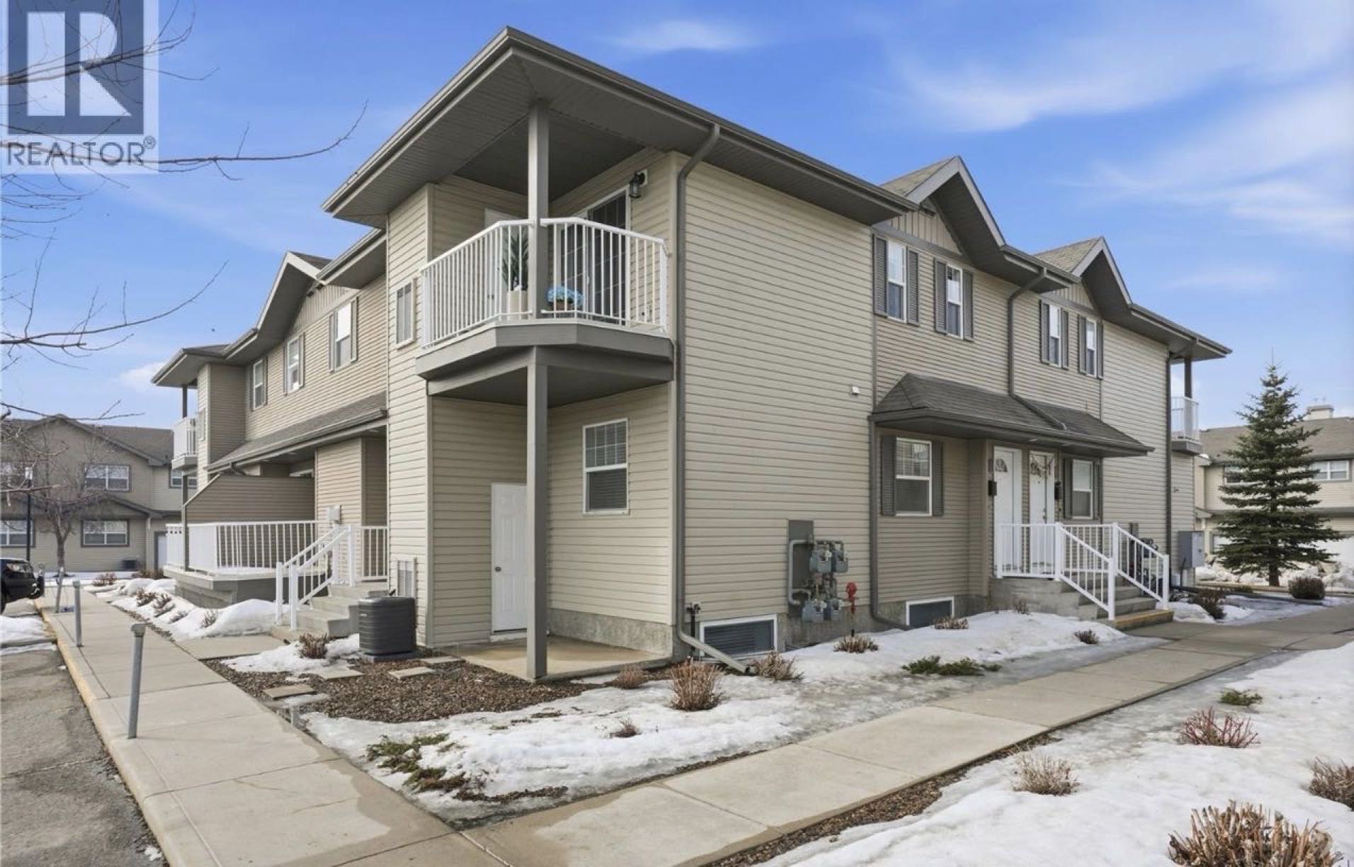 新挂牌！Willowgrove 转角实用两房townhouse/带车库＋多窗户采光 - 5