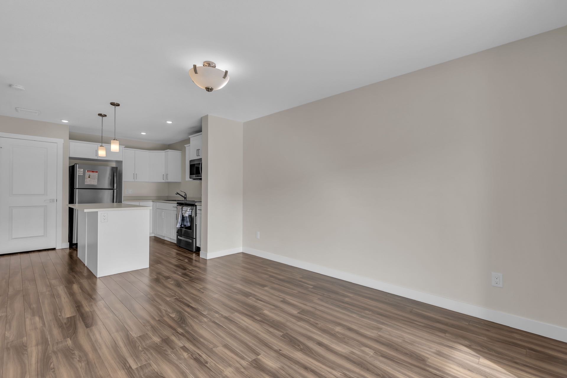 OPEN HOUSE 开放参观🌟时间：3月15日 周六 2:00-4:00PM🌟 🌟地址：315 Dickson Cres #203🌟 - 4