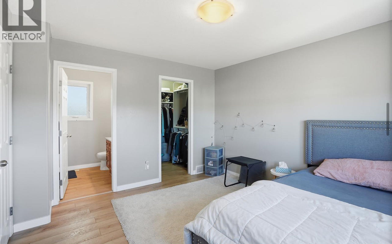 OPEN HOUSE开放参观 时间：周日 12月7日2:00-4:00 PM 地址：111 Dulmage Cres - 6