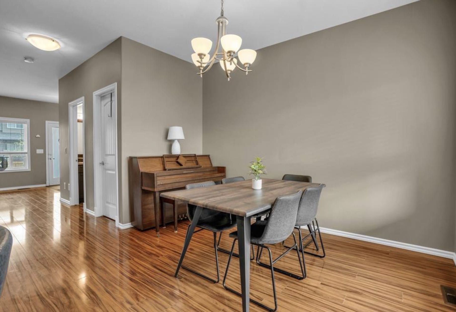 New Listing 新挂牌 🏡 全新上市 | Willowgrove 学校附近带车库院子联排别墅出售地理位置优越 - 7