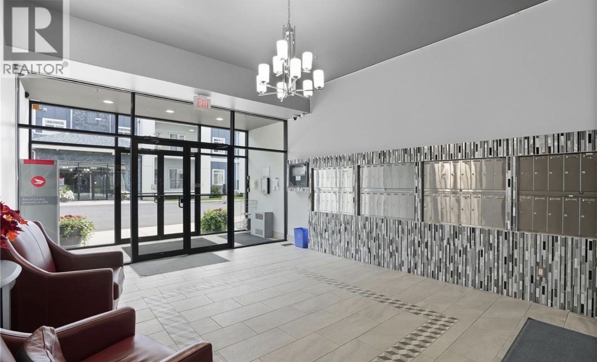 OPEN HOUSE开放参观百年高中门口公寓时间：周六12月13日2:00-4:00PM 地址：409 333 Nelson ROAD - 5