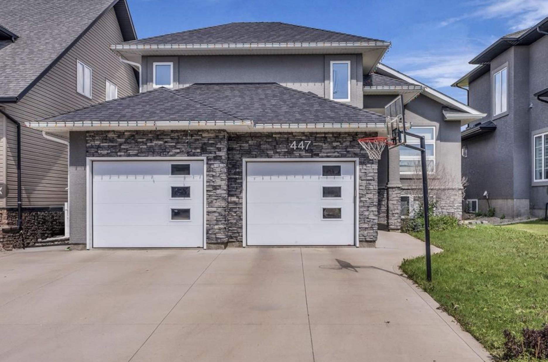 New Listing！新挂牌 🏡【全景无遮挡+湿地落日｜高品质4房3卫家庭宅】 — 447 Mahabir Crescent, Evergreen出售 - 2