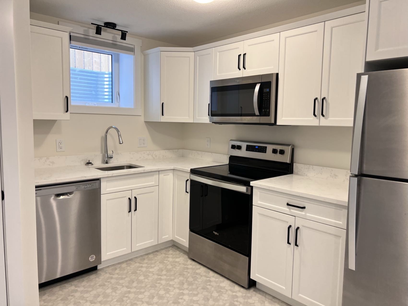 Brighton 一室一厅整套出租可带车库 - 2