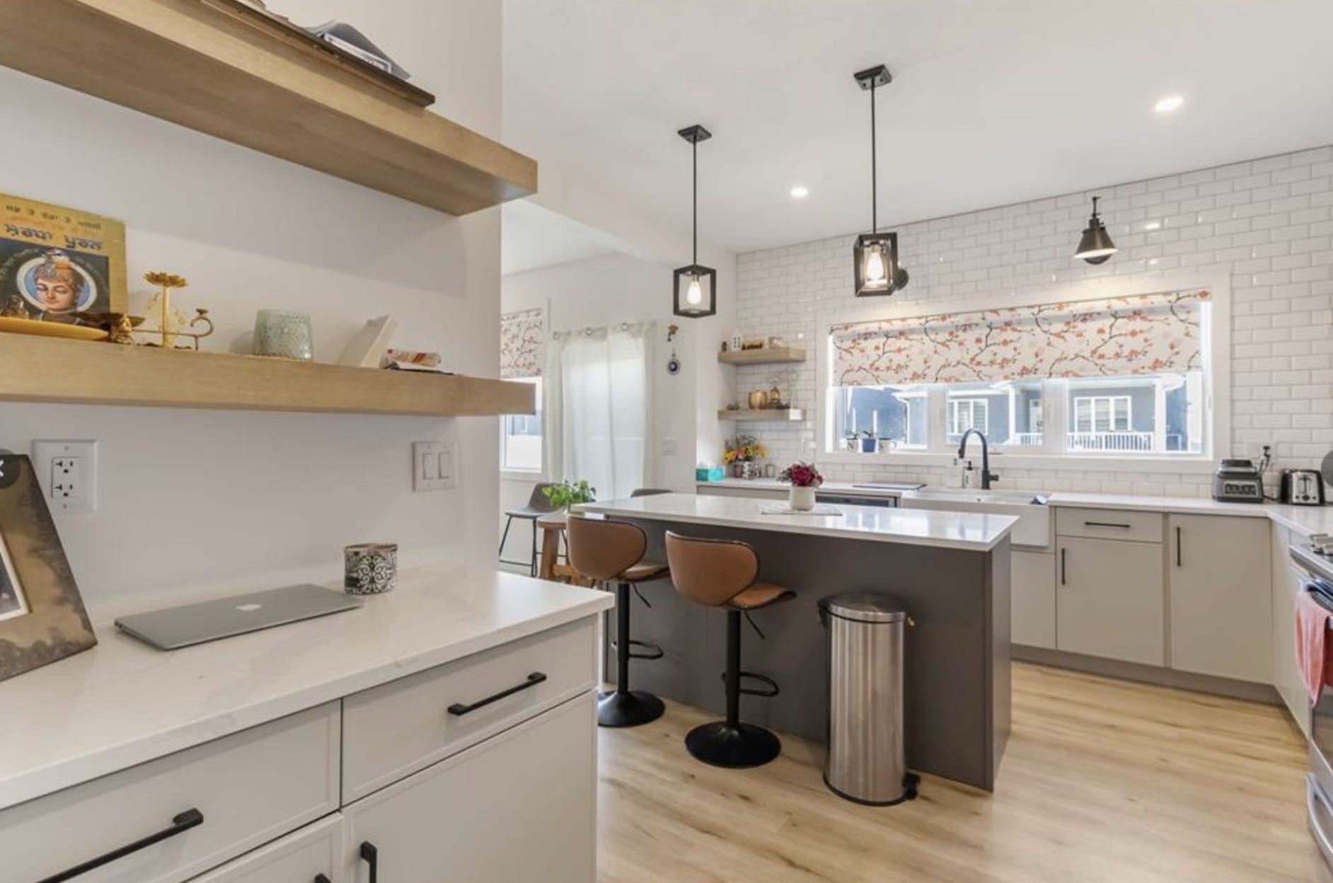 OPEN HOUSE开放参观时间：9月6日周六2:00-4:00PM 地点：148 Barrett STREET - 5