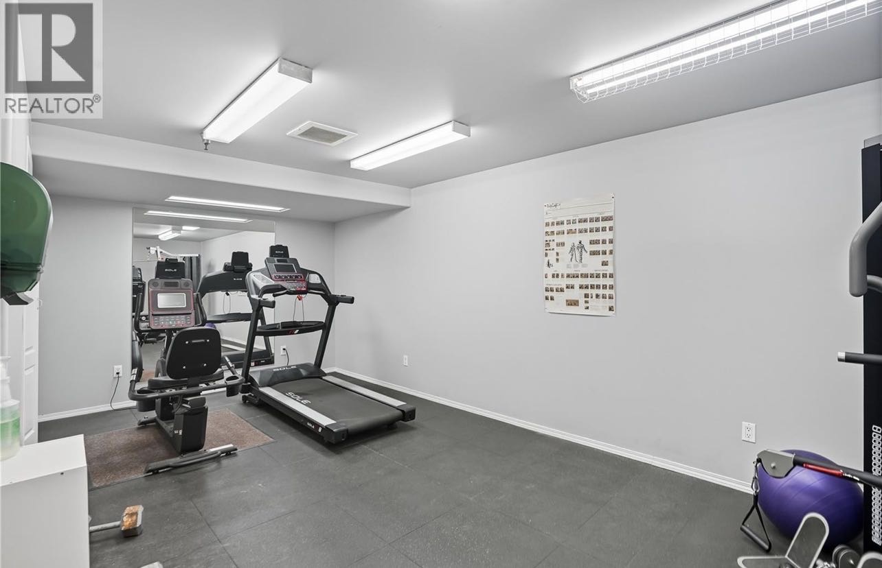 OPEN HOUSE开放参观百年高中门口公寓时间：周六12月13日2:00-4:00PM 地址：409 333 Nelson ROAD - 4