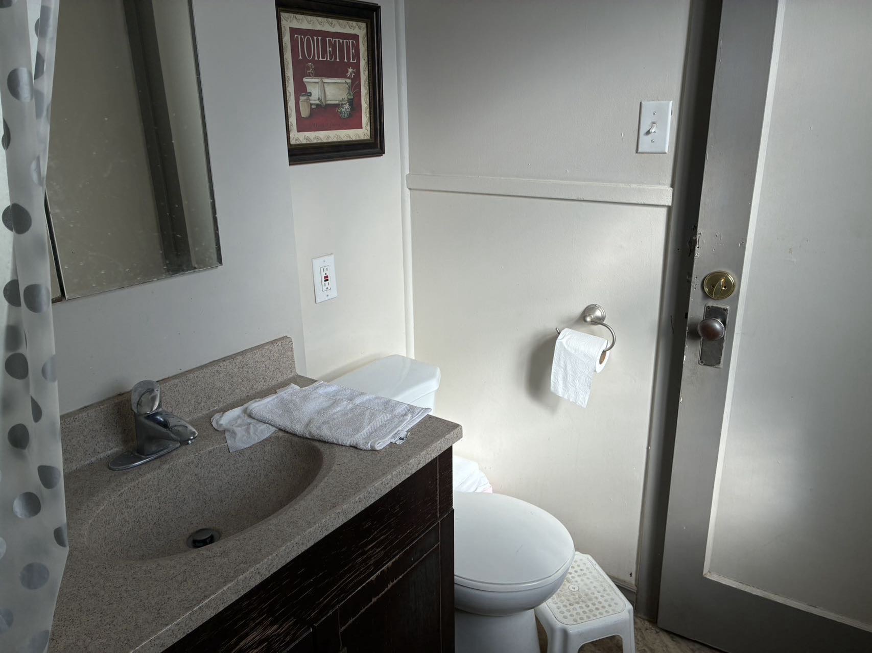 黄金地段八街门口就是公交车站 6399267889 - 4