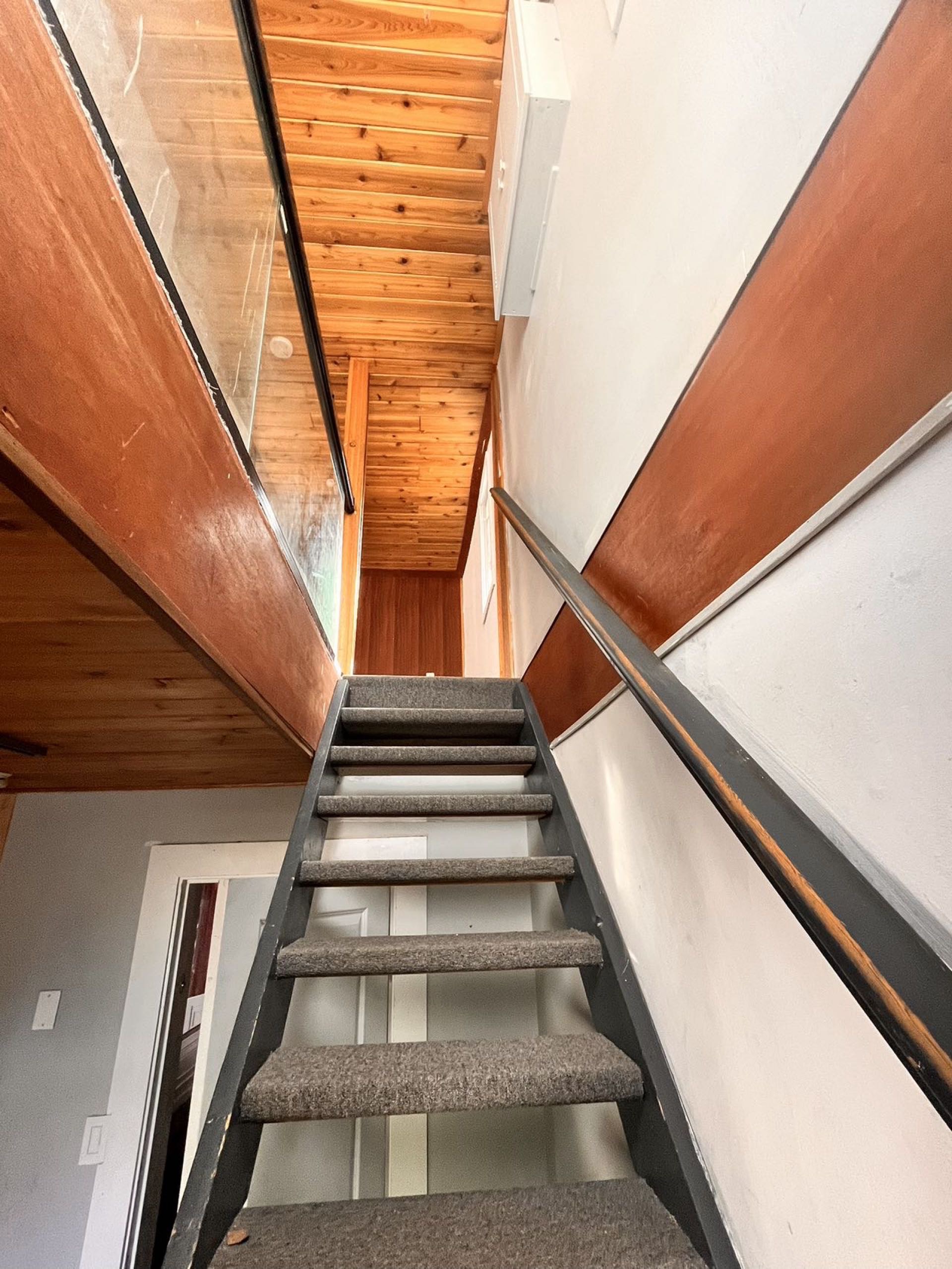 近MidTown 及萨理工学院有楼上阳光大床房出租。 - 2