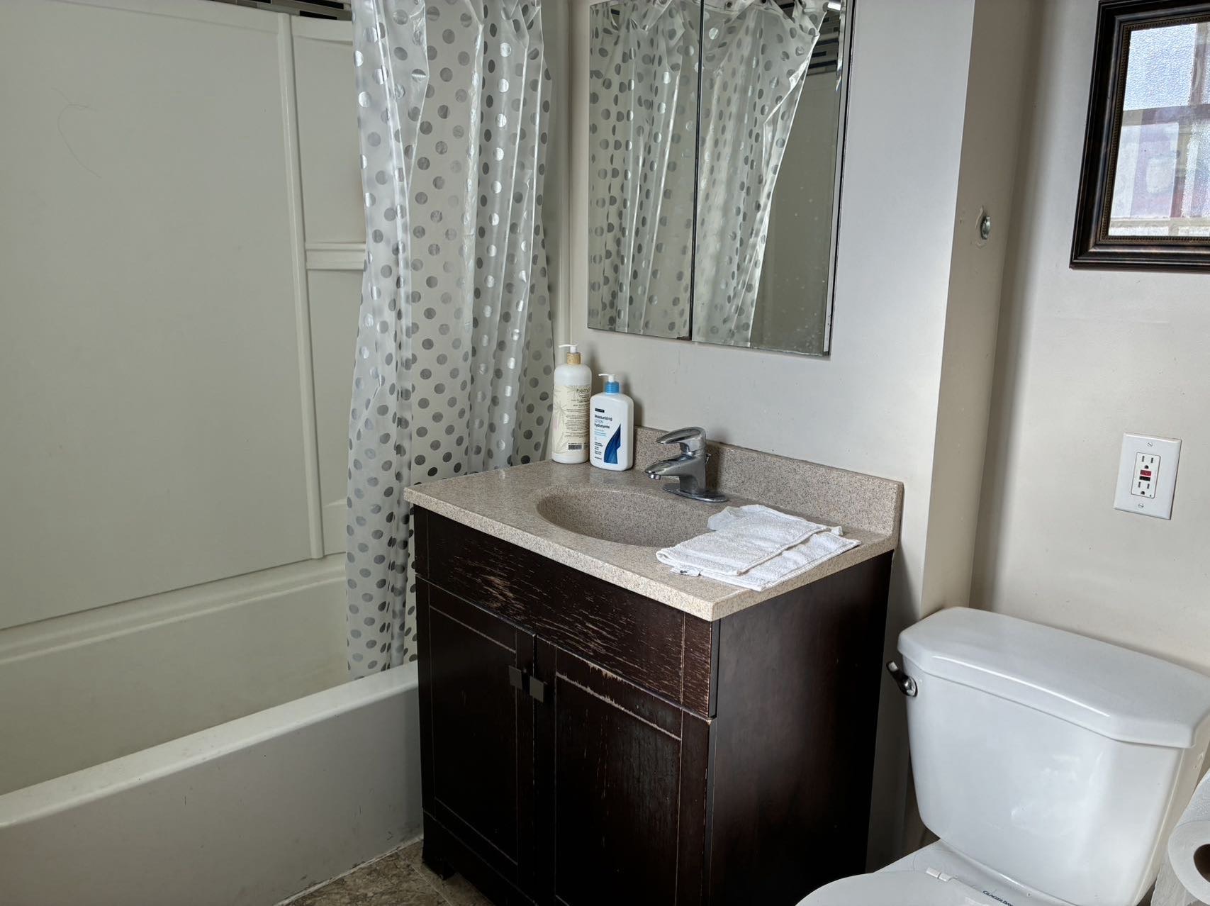 黄金地段八街门口就是公交车站 6399267889 - 3