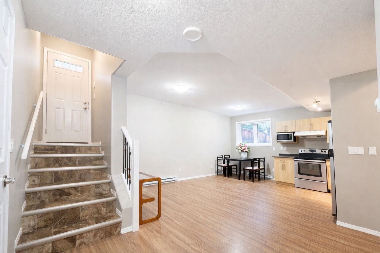 Willowgrove合法地下室整租 - 2