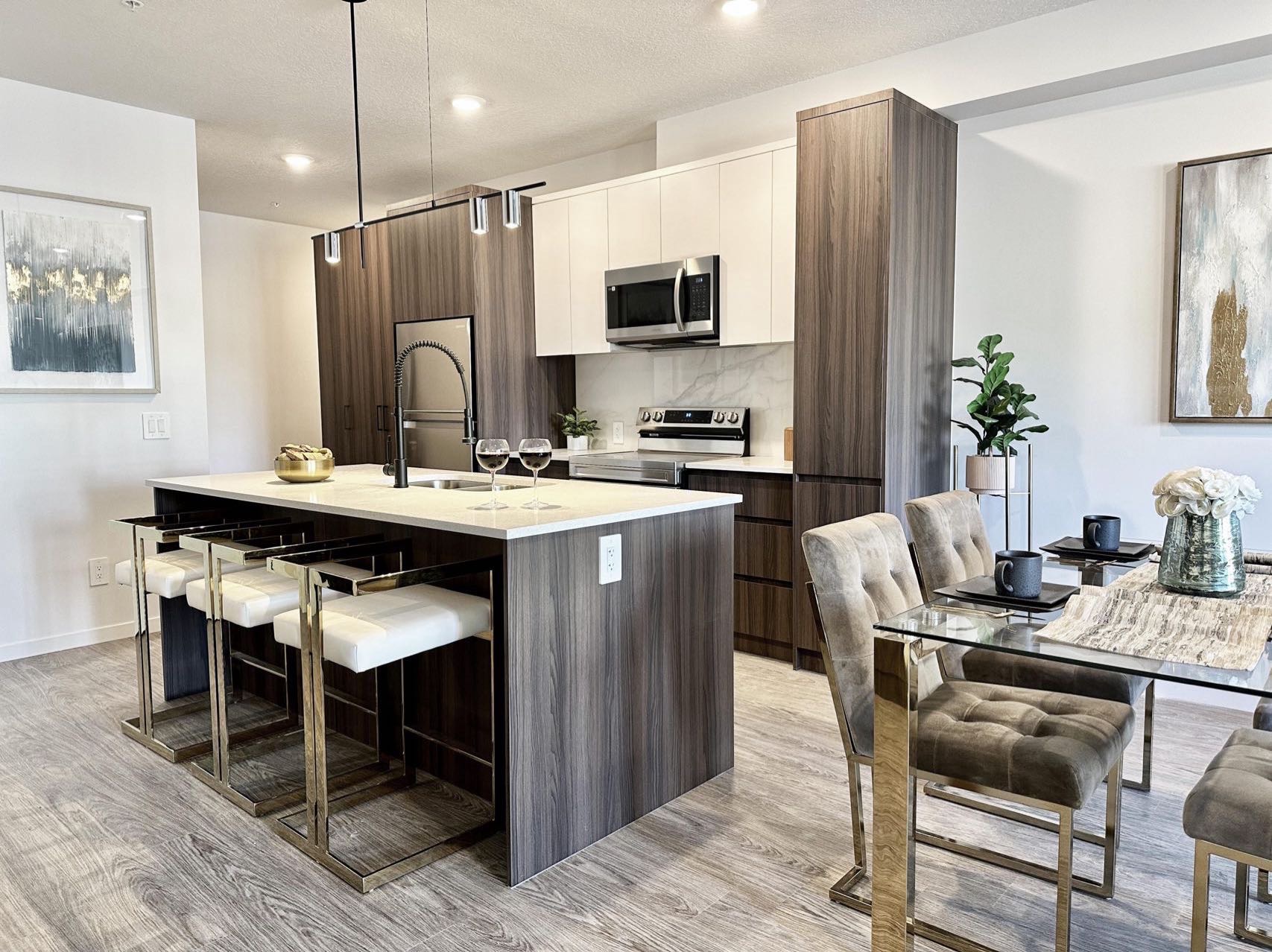 Stonebridge两室两厅公寓出租，4月1号起 - 2