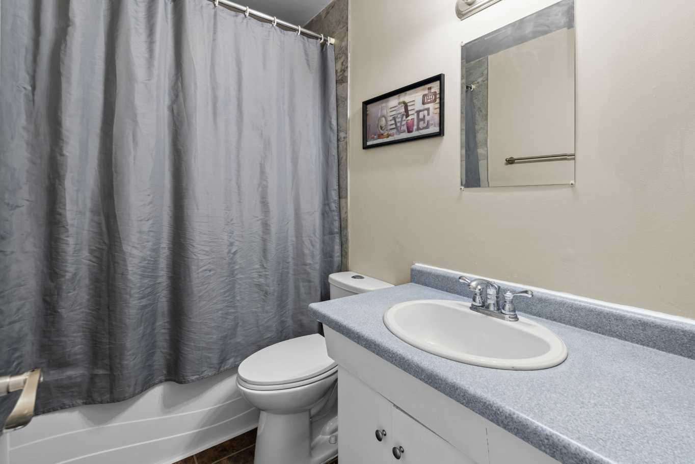 两房一卫，半独立屋租金：$1600/月（包含所有水电气）步行到Holy Cross和 Walter Murray高中 - 9