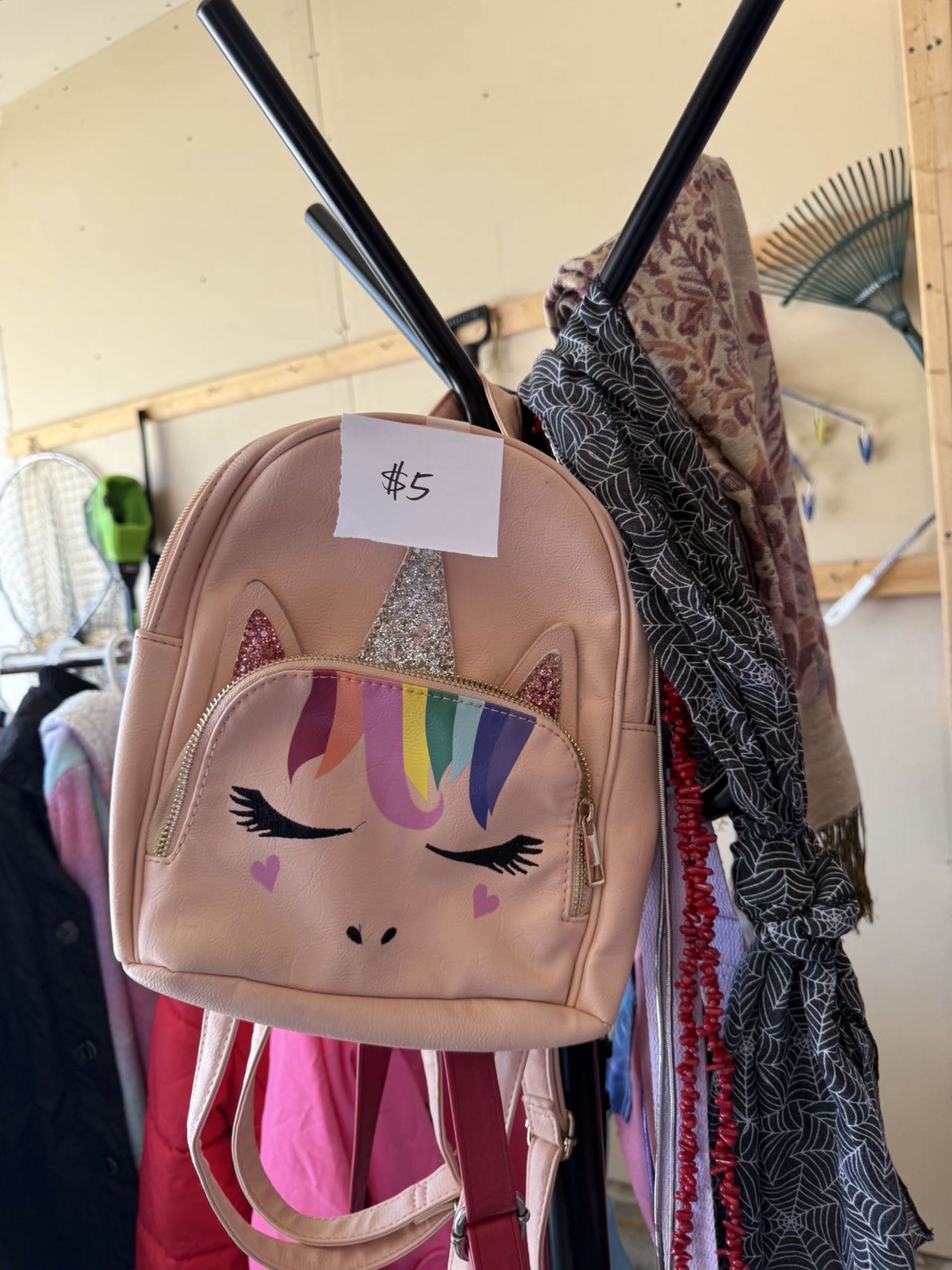 LOL 4-in-1 Glamper、乐高小桌、独角兽小书包、毛绒玩具 - 3