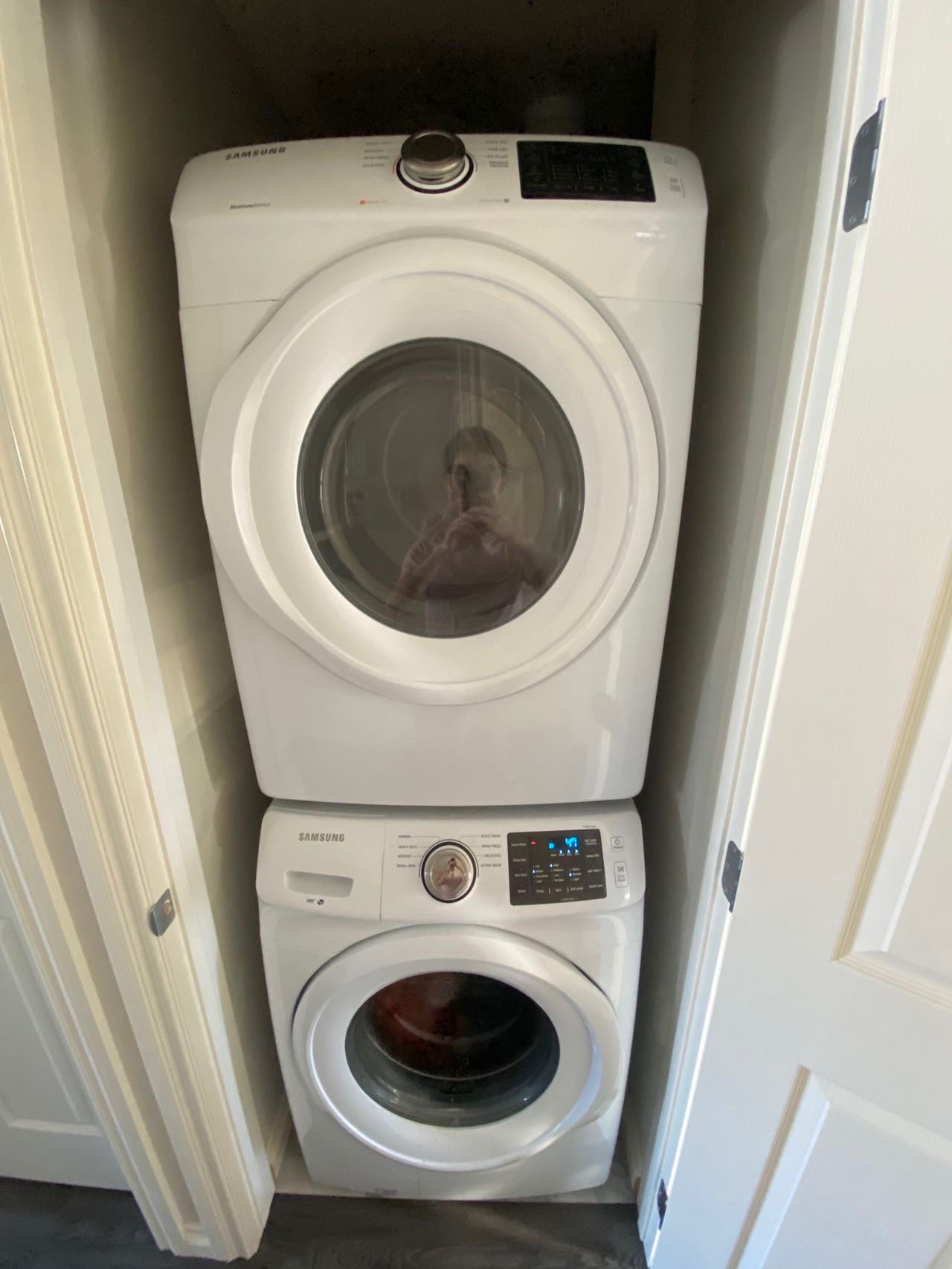 找室友(里贾纳东区Townhouse，1单人间470/月） - 4