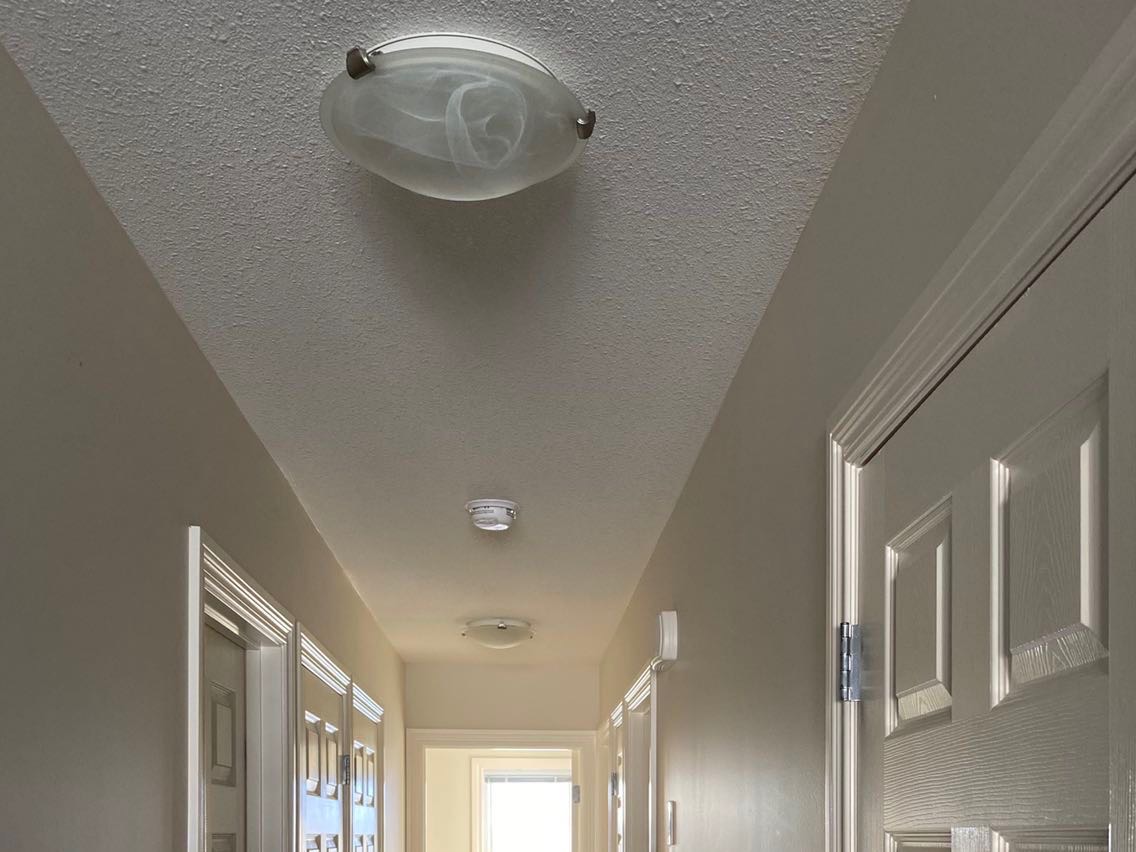 找室友(里贾纳东区Townhouse，1单人间470/月） - 2