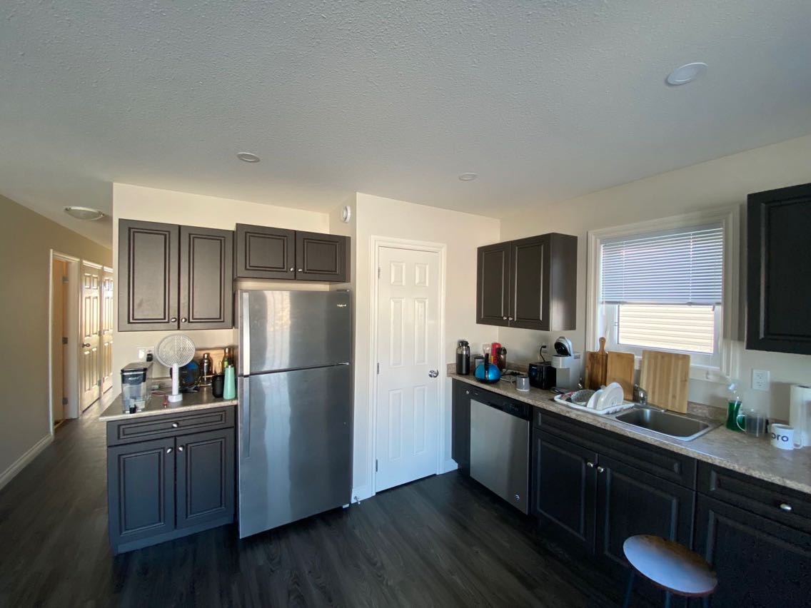 找室友(里贾纳东区Townhouse，1单人间470/月） - 5