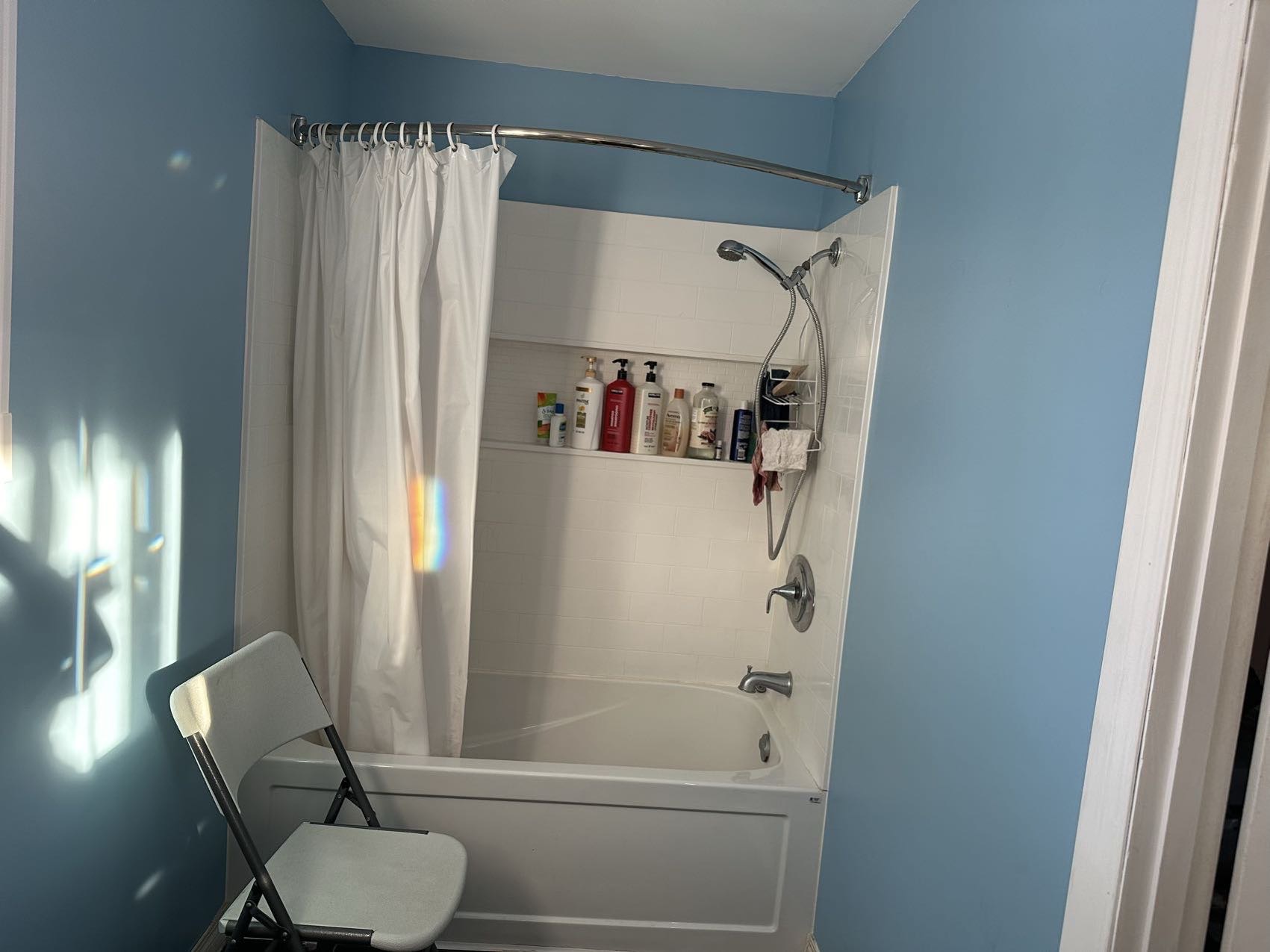 8街Superstore后面独立house楼上一大单间，长、短租均可 - 7