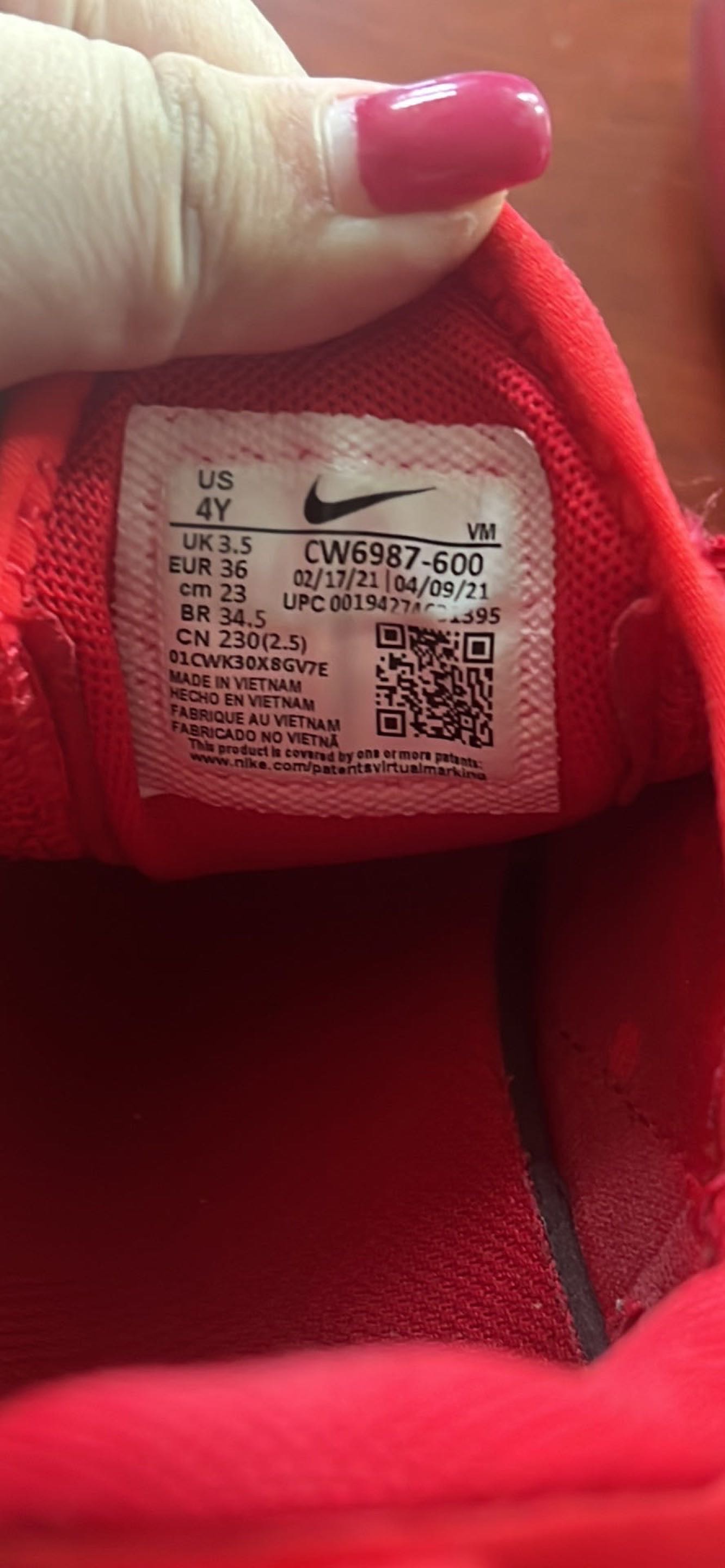 耐克儿童运动鞋 - 2