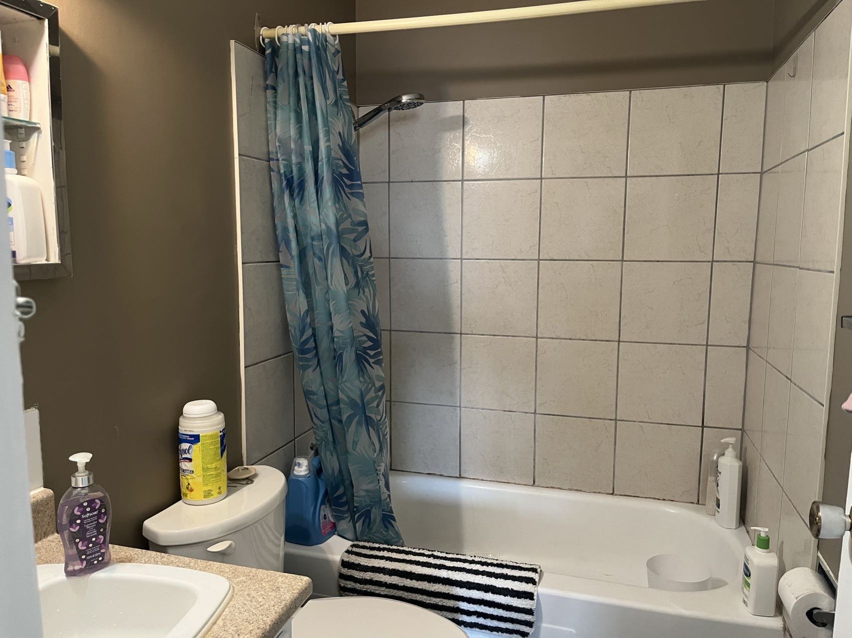 8街近Superstore 2室公寓（可做3室）出租 - 4