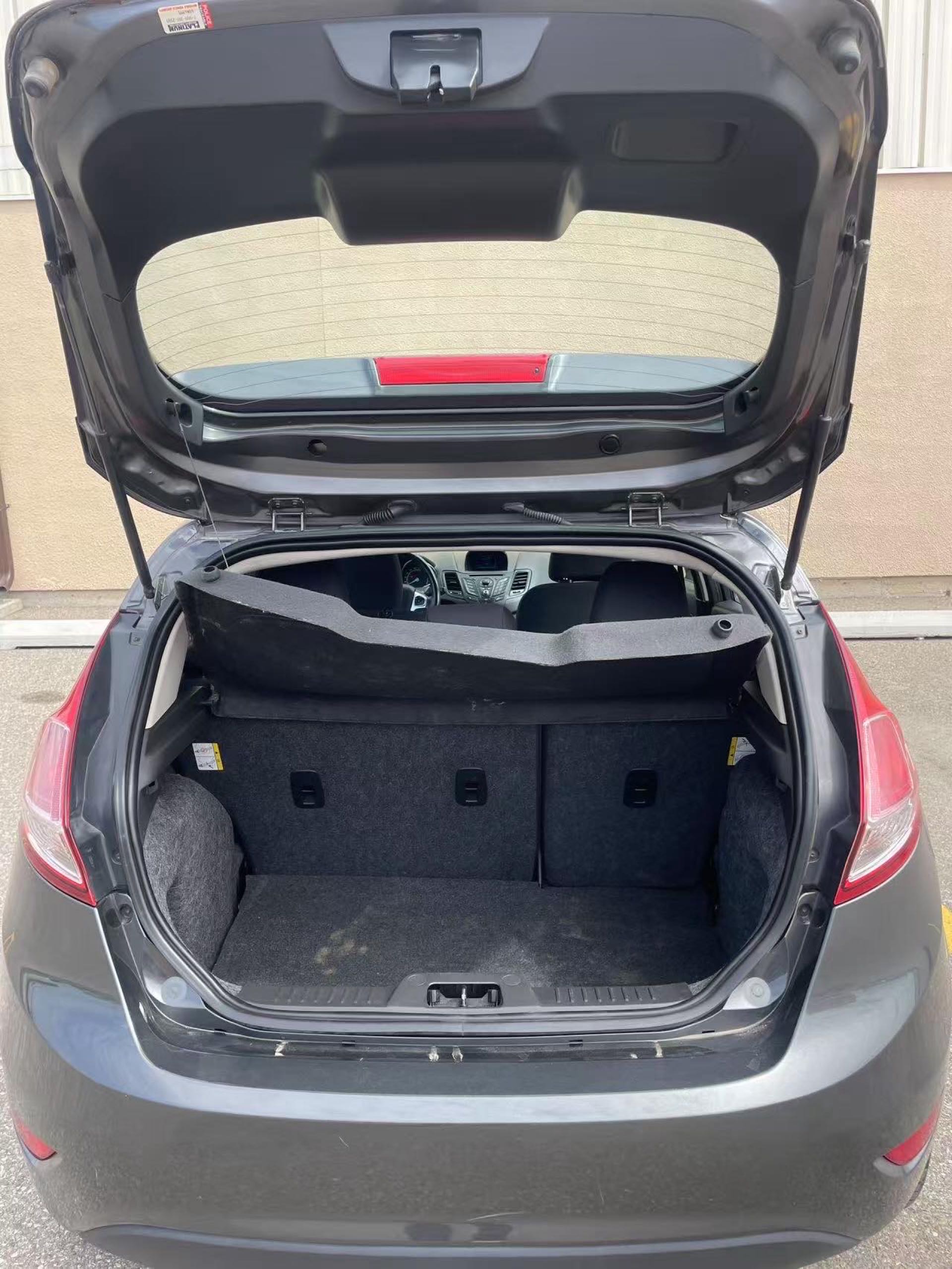 2015 ford fiesta SE hatchback - 3