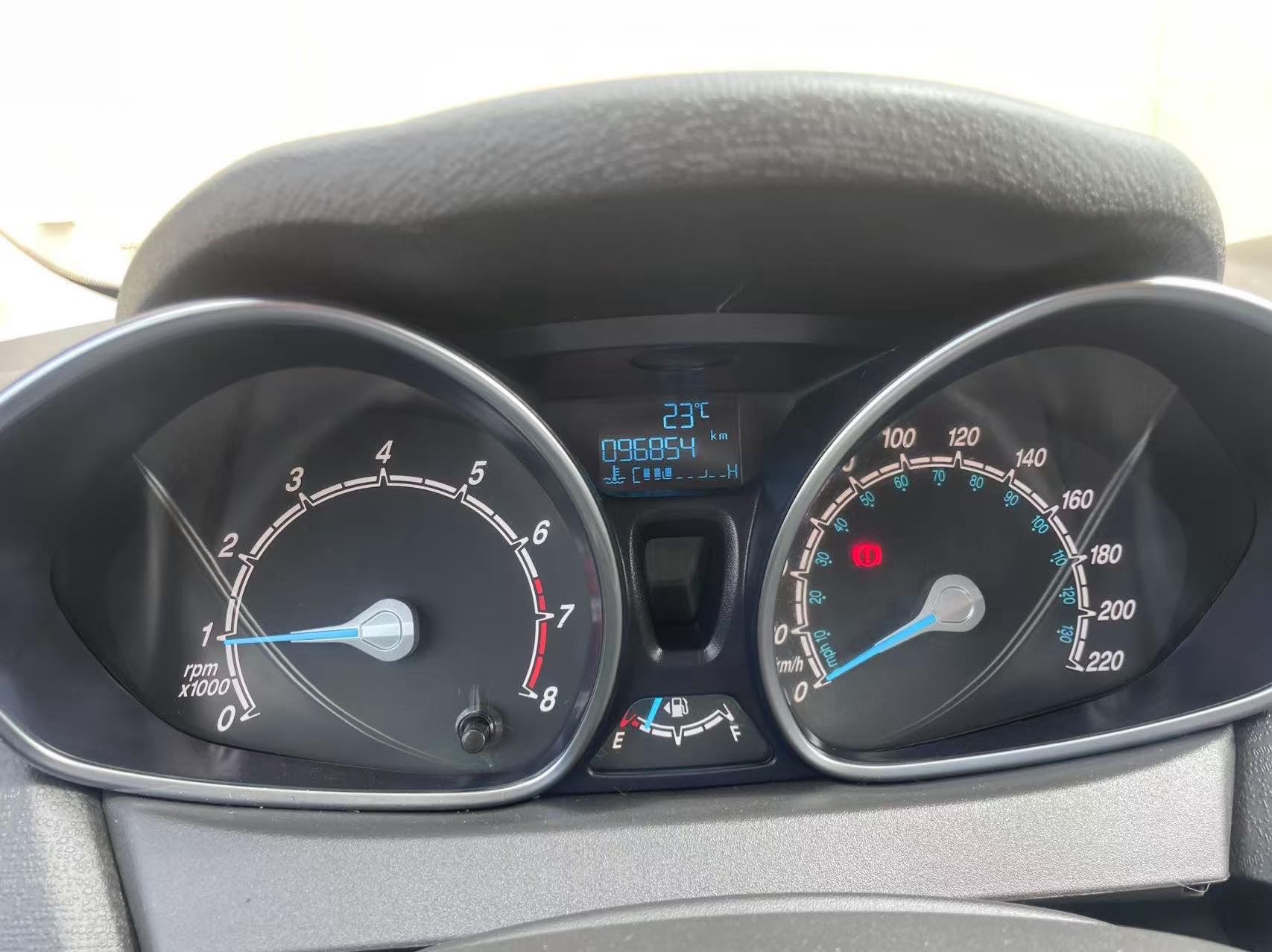 2015 ford fiesta SE hatchback - 5