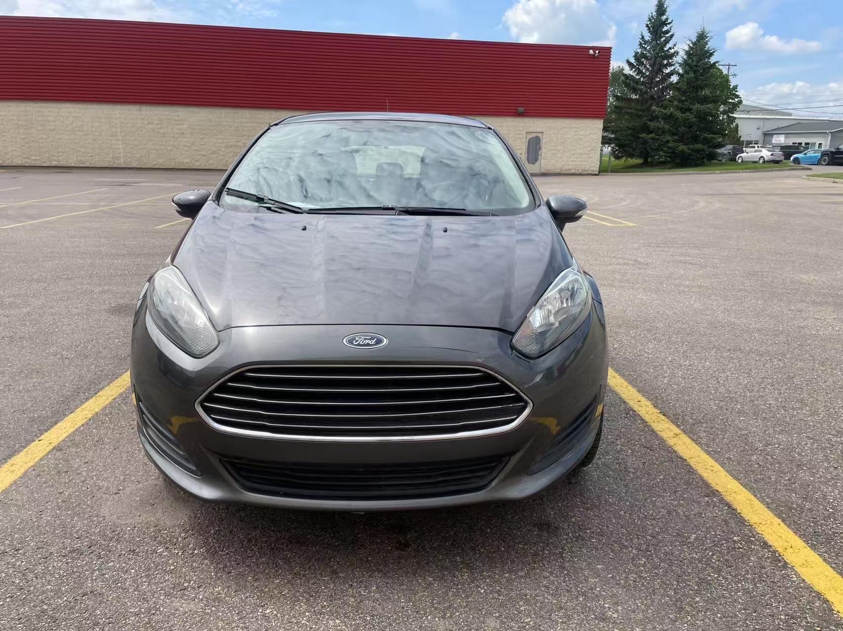 2015 ford fiesta SE hatchback - 9