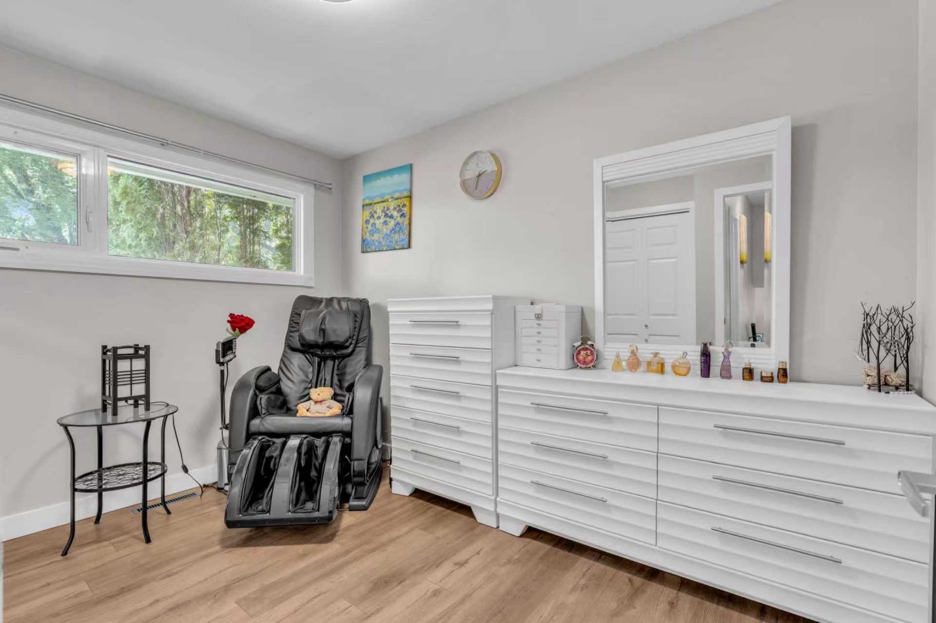 Taylor街二楼朝南房间出租