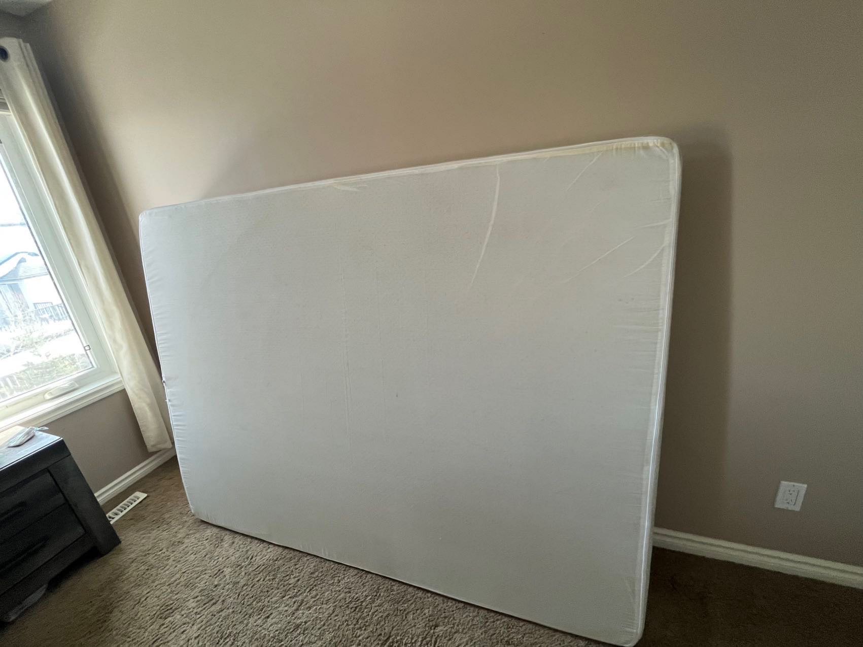 Queen size 床垫出售，120刀包送货