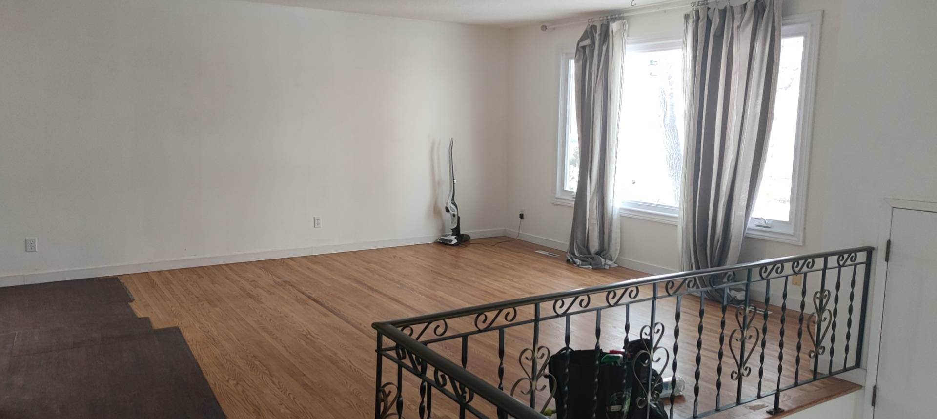 楼上单间出租近 8 街 supperstore   780 - 3