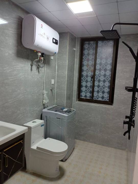 两房一厅两卫一厨 - 5