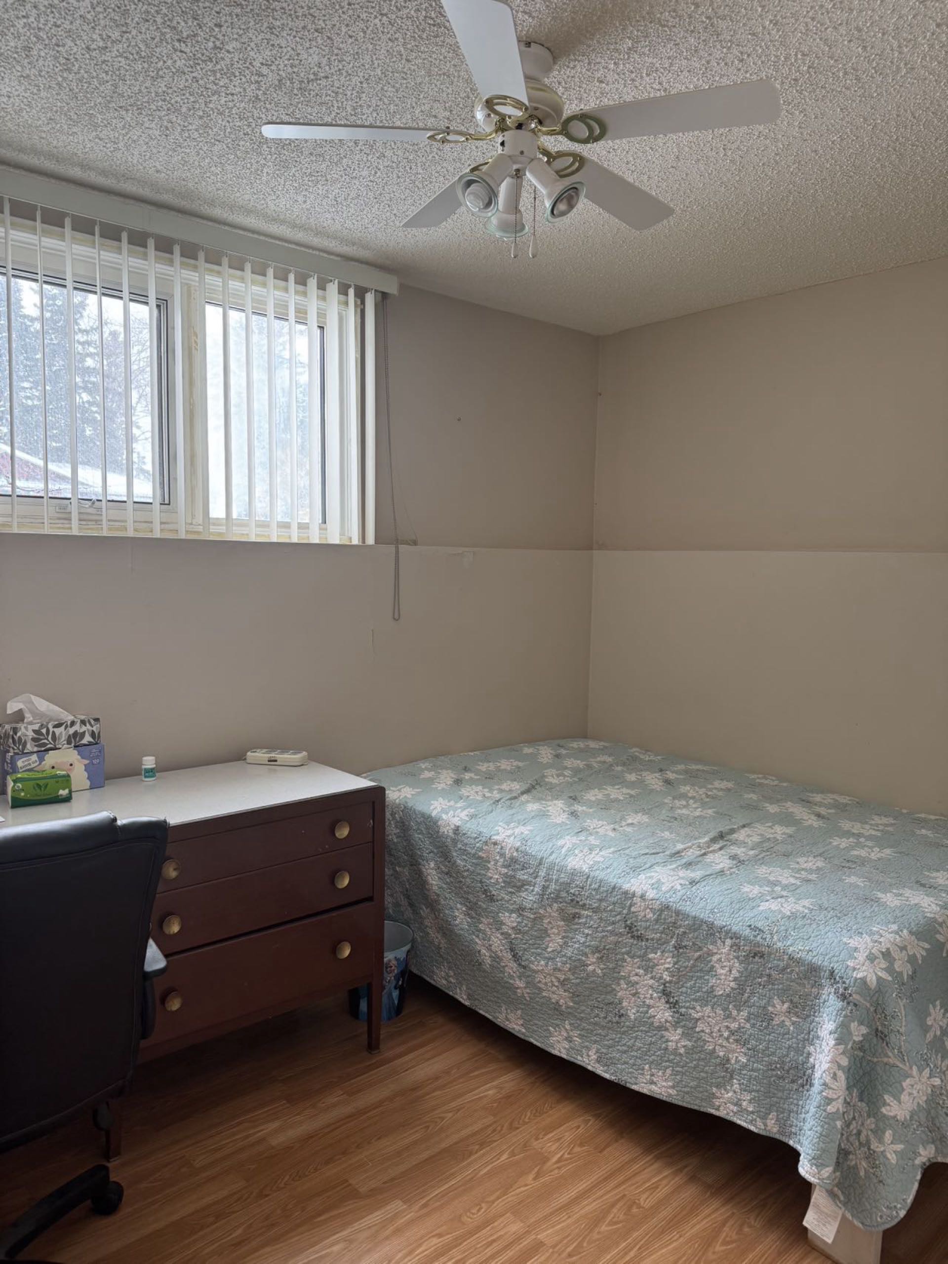 🏠 房间出租 – Holliston（优先留学生，全包）