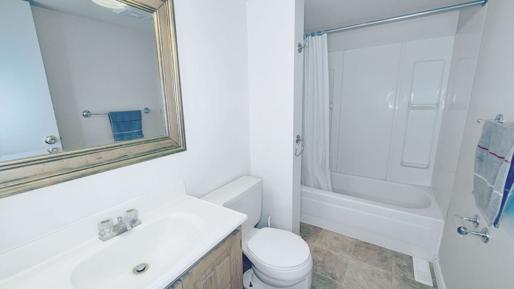 临近8街，半地下室单房出租，包水电气网 - 2