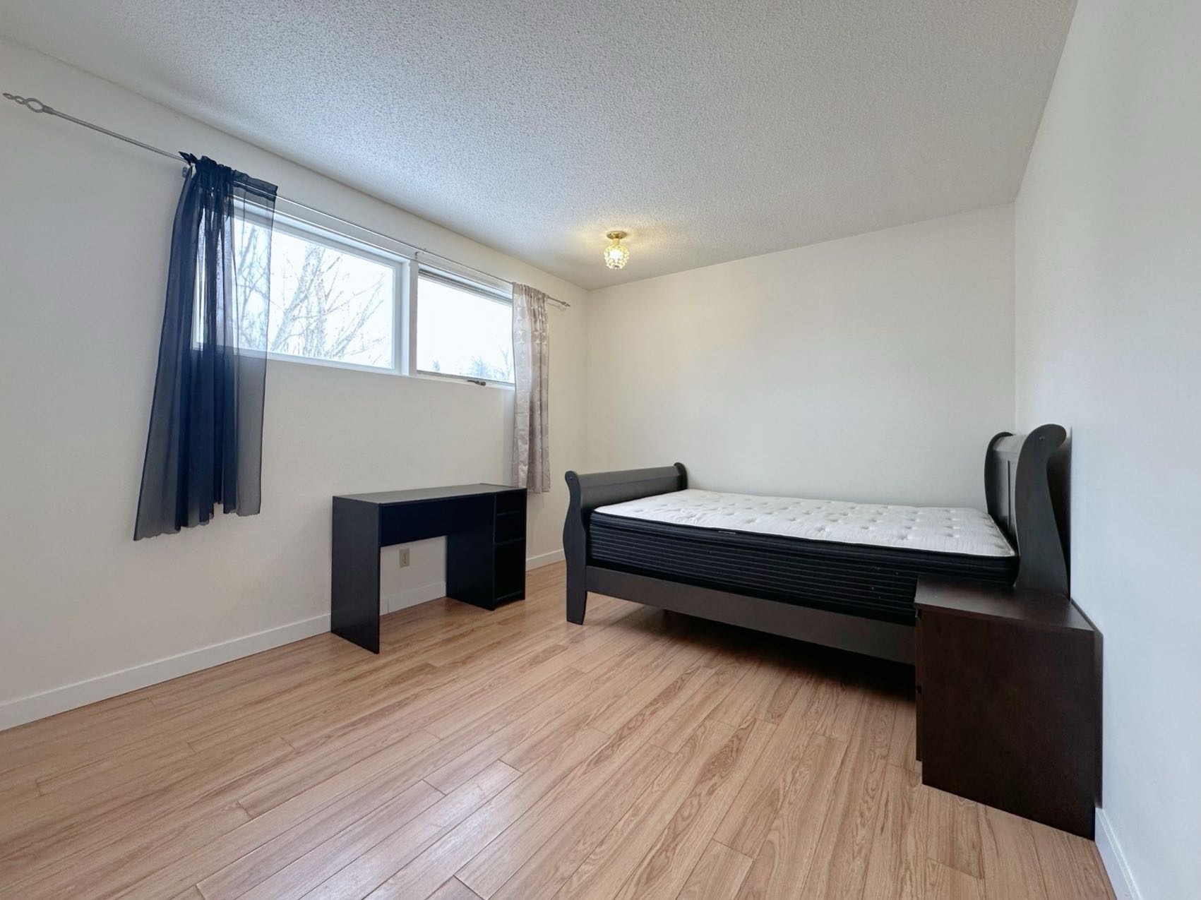 4室3卫整租，临近8街，步行400米至superstore - 4