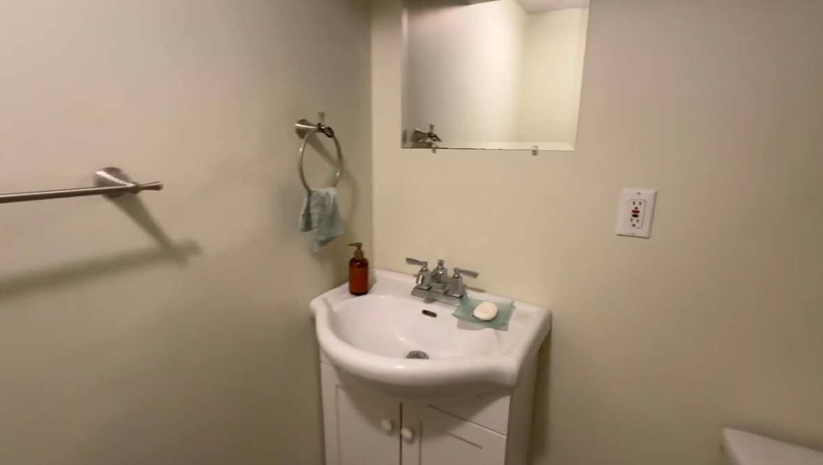 8街附近2房1卫出租 - 5