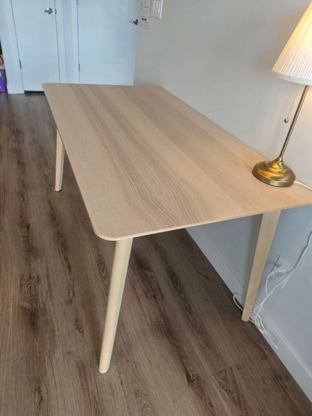 实木餐桌，送椅子2把  - 4