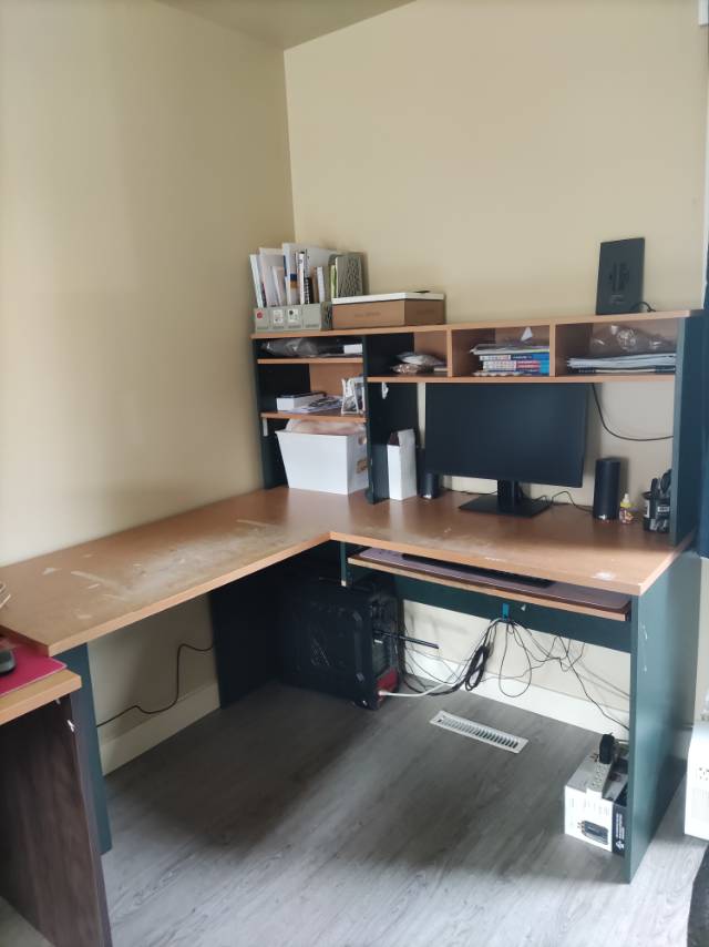 电脑桌和转椅免费