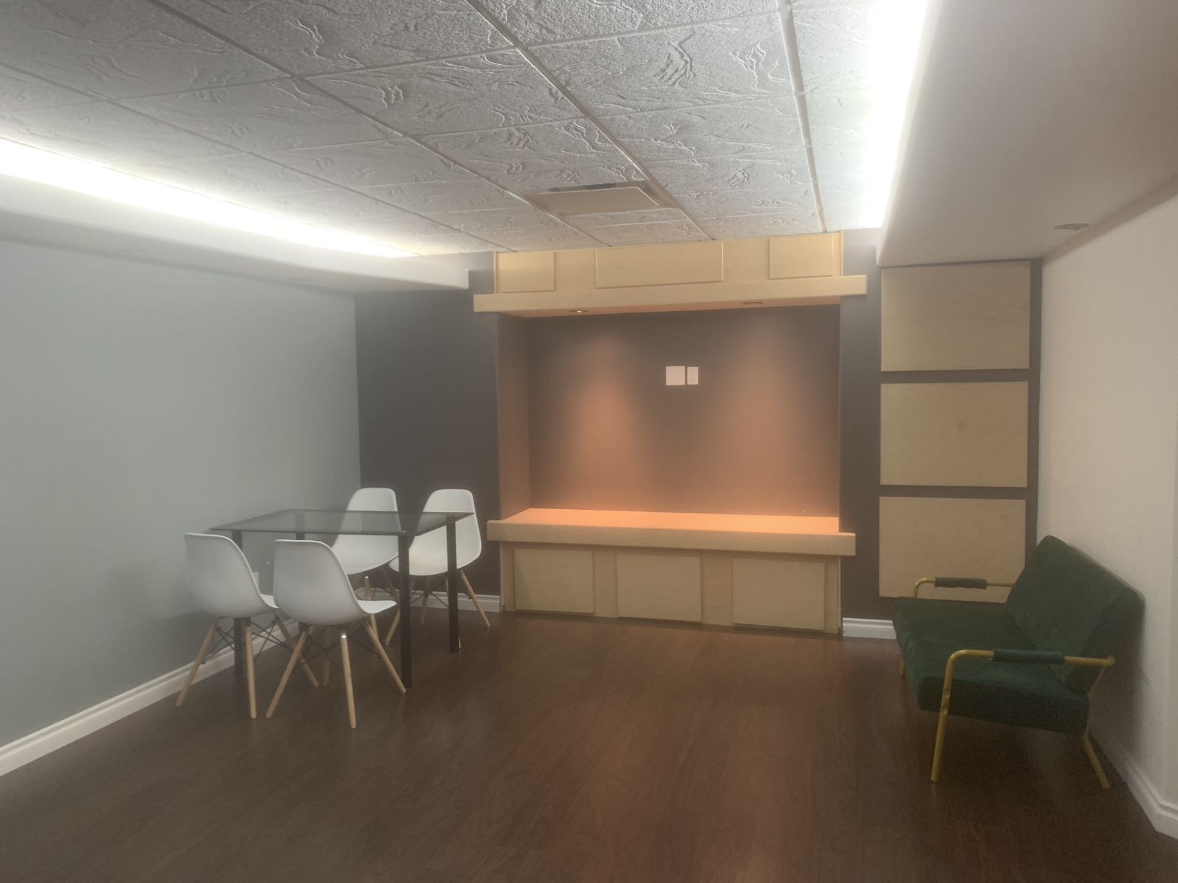 里贾纳东区地下室出租（6月25日后可入住）