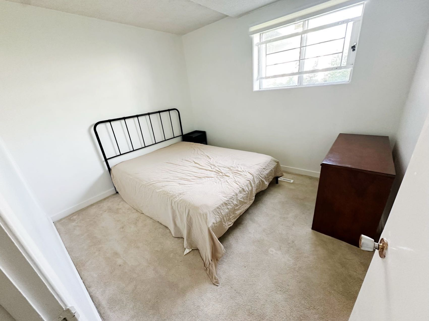 8街附近新装修2房出租，找一个男生合租 - 5