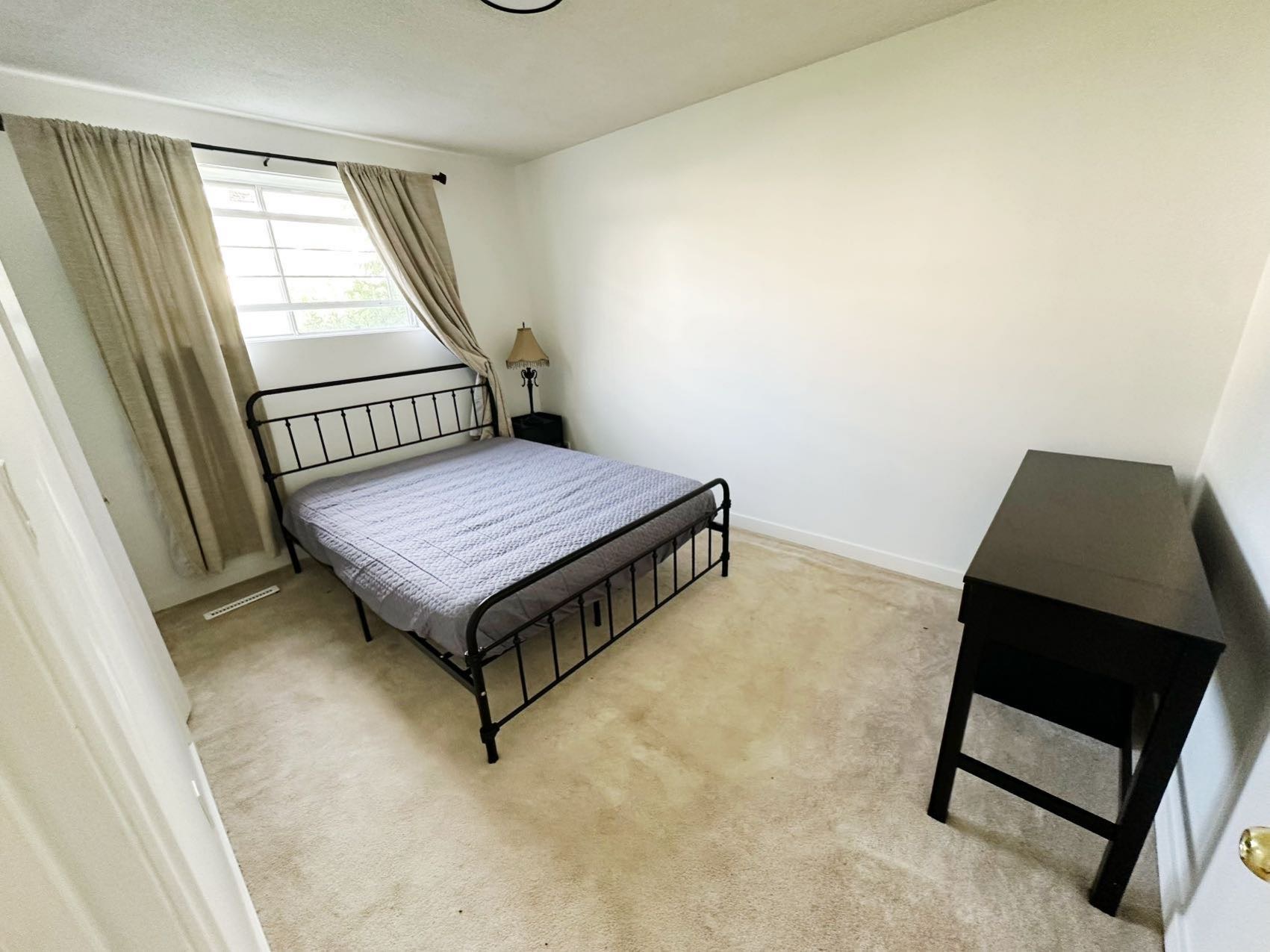 8街附近新装修2房出租，找一个男生合租 - 6