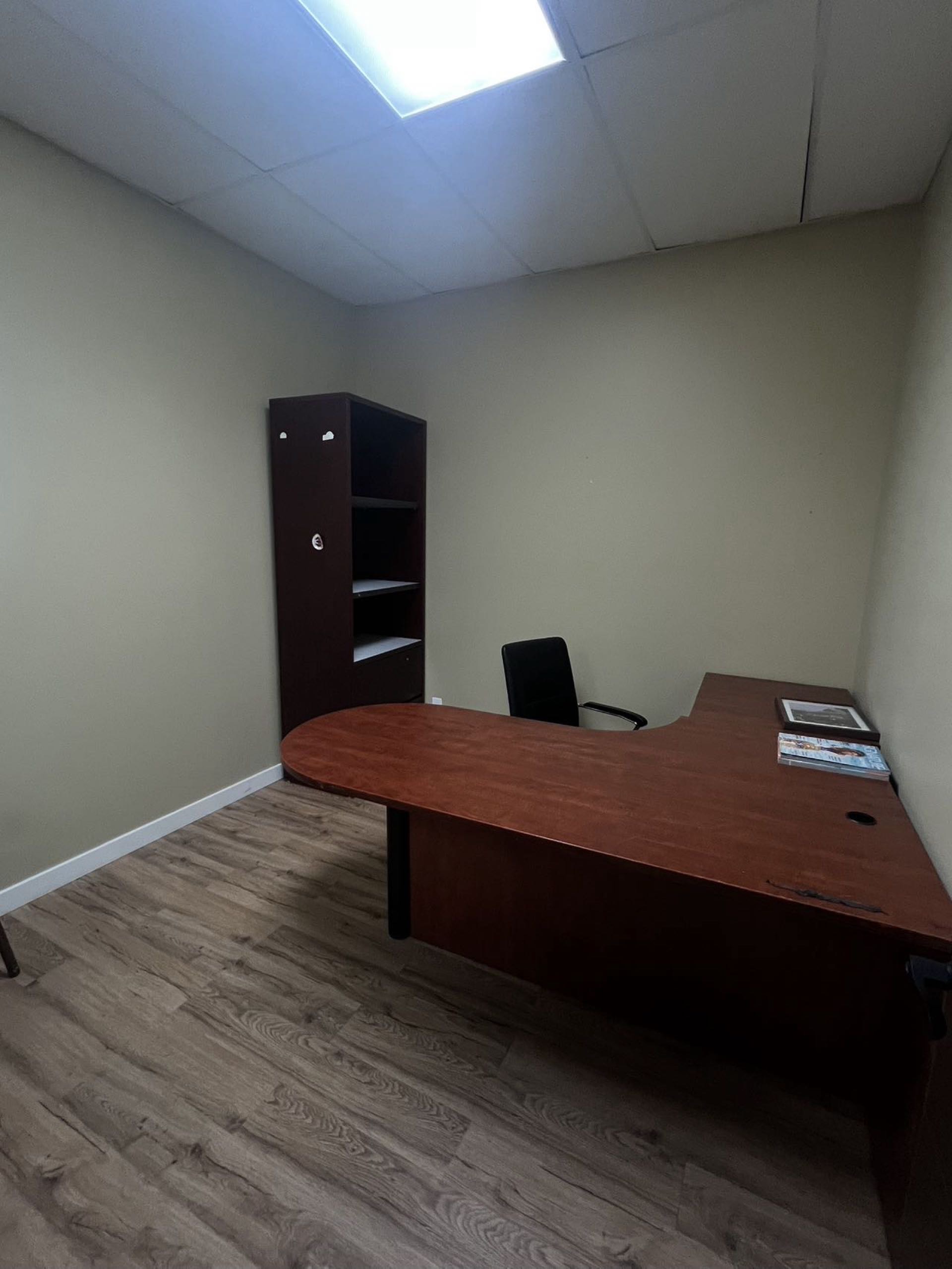 北面工业区小办公室招租