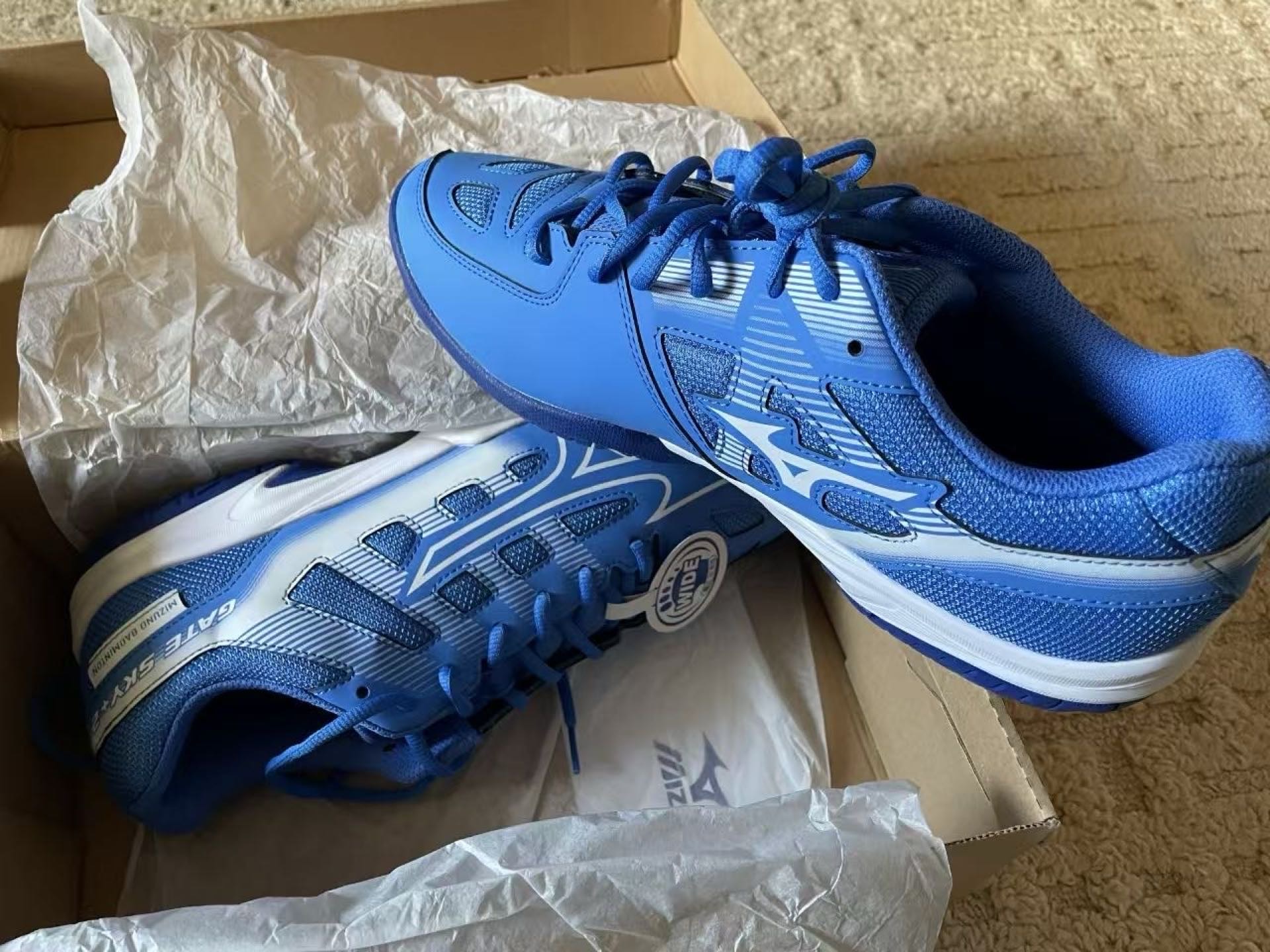 美津浓羽毛球鞋