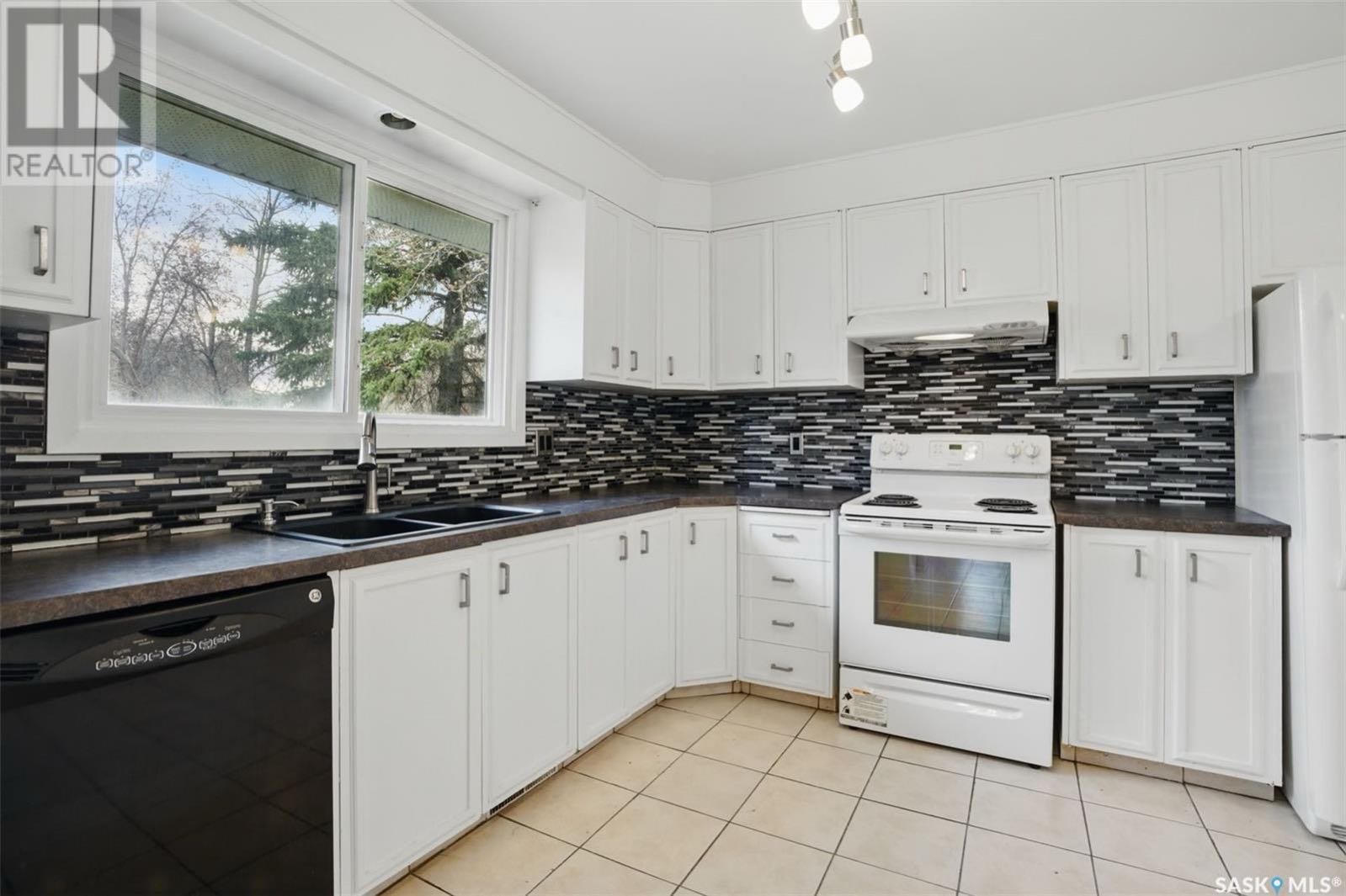 Public Open House公众开放看房 422 115th St E 5月3日 周六 1:00-3:00PM Gary Gai或者同事Dominic Parent会在此迎接🙏 - 6