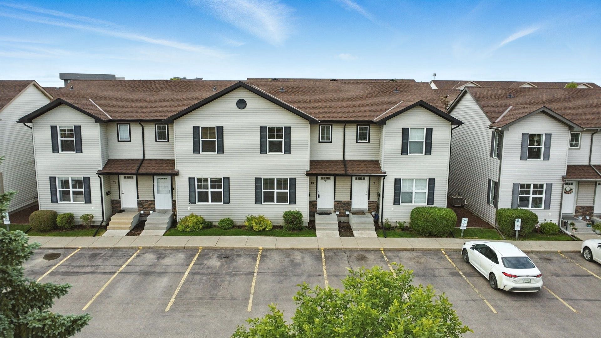 Lakewood小区新翻新三房联排出售。 - 5