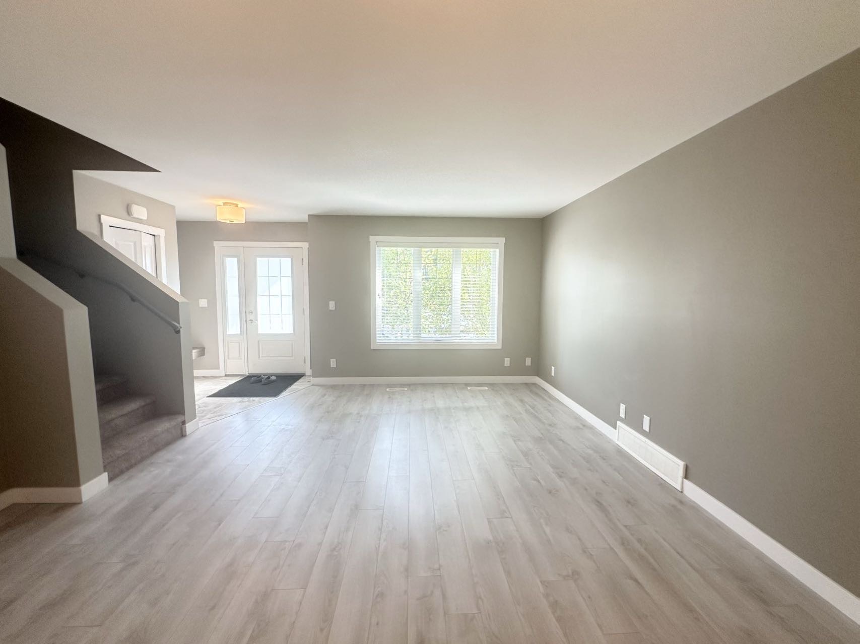 Evergreen小区3房3卫双车库联排出租 - 2