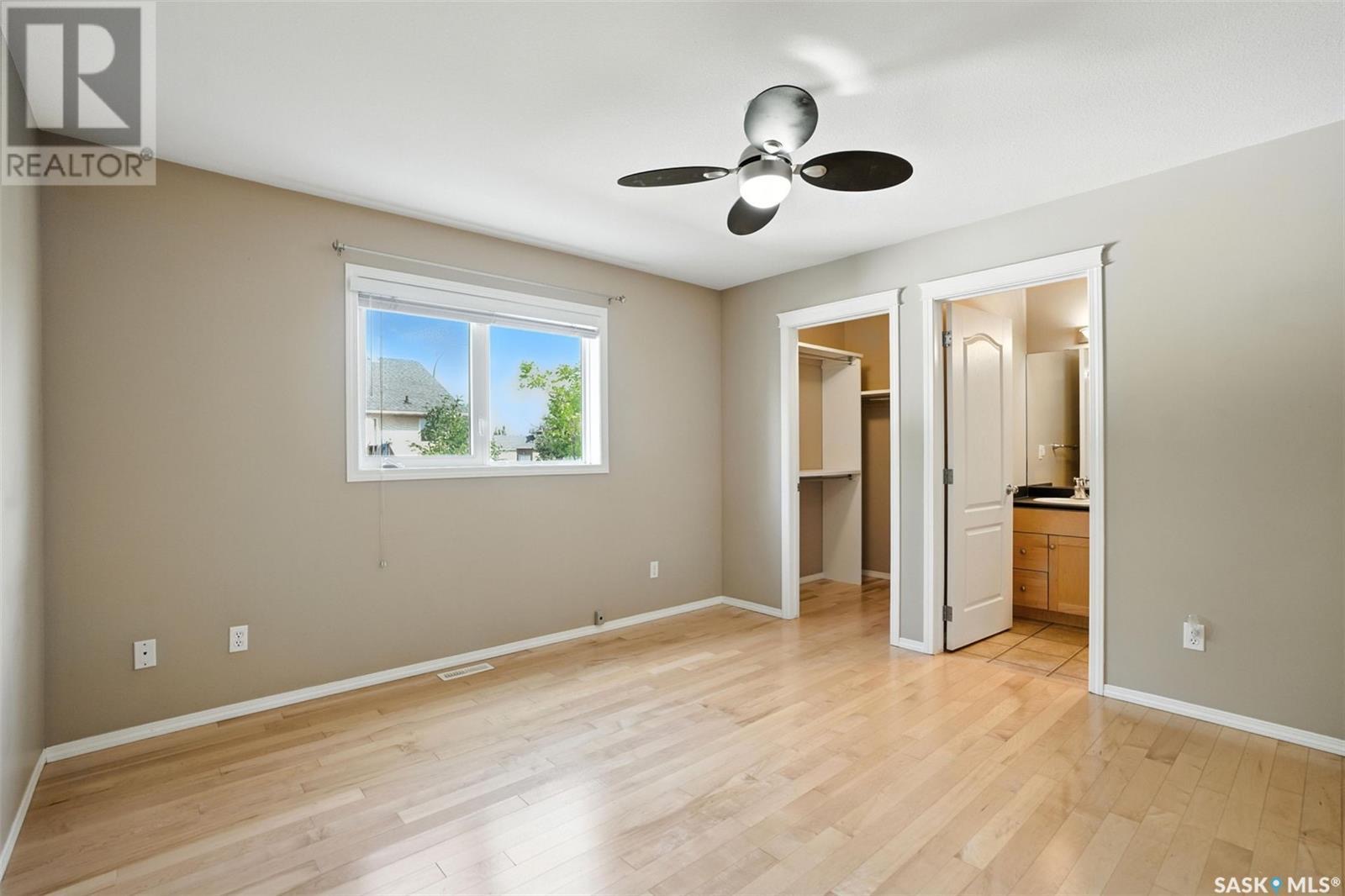 102 Bayfield Cres 8月2日 周六 2-4 PM Gary Gai和同事Dominic Parent会在此迎接🙏 ————— Briarwood小区5房3卫独立屋出售！中心地带。建于 2003 年，位置优越，距离 Briarwood 湖及附近的游乐场和喷水公园 - 7