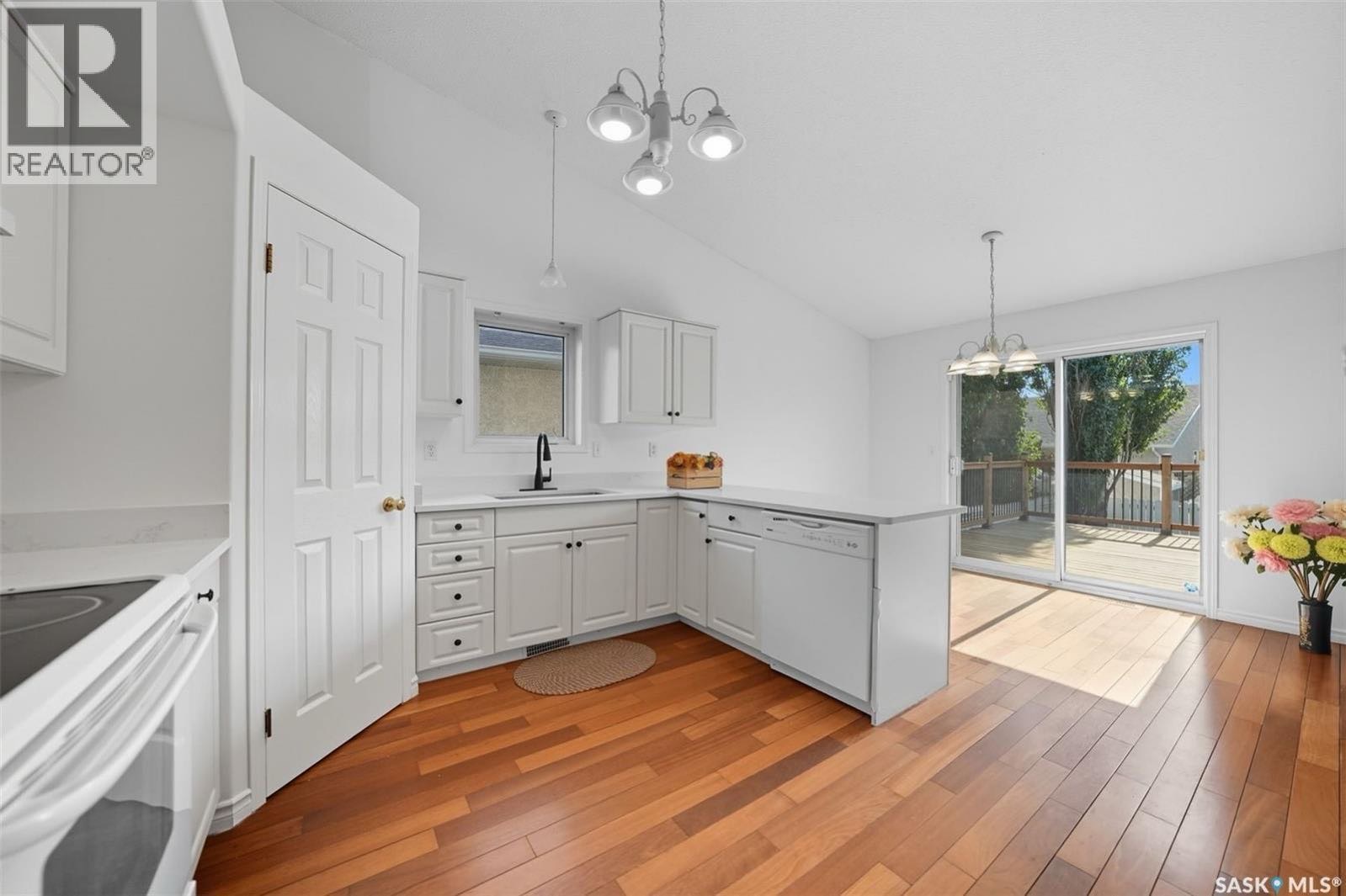 Public Open House公众开放看房 314 Budz Cres  9月20日 周六2:00-4:00PM Gary Gai或者同事Dominic Parent会在此迎接🙏  ————————- Arbor Creek 安静街区的5房3卫错层独立屋出售。环境优美，街景 - 7