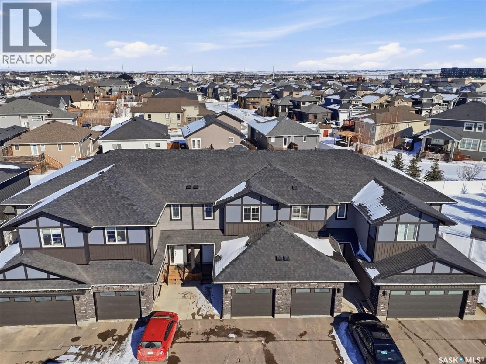 🏡 Evergreen 联排别墅上市 📍#16–1003 Evergreen Blvd  位于 Evergreen 核心位置联排别墅 - 5